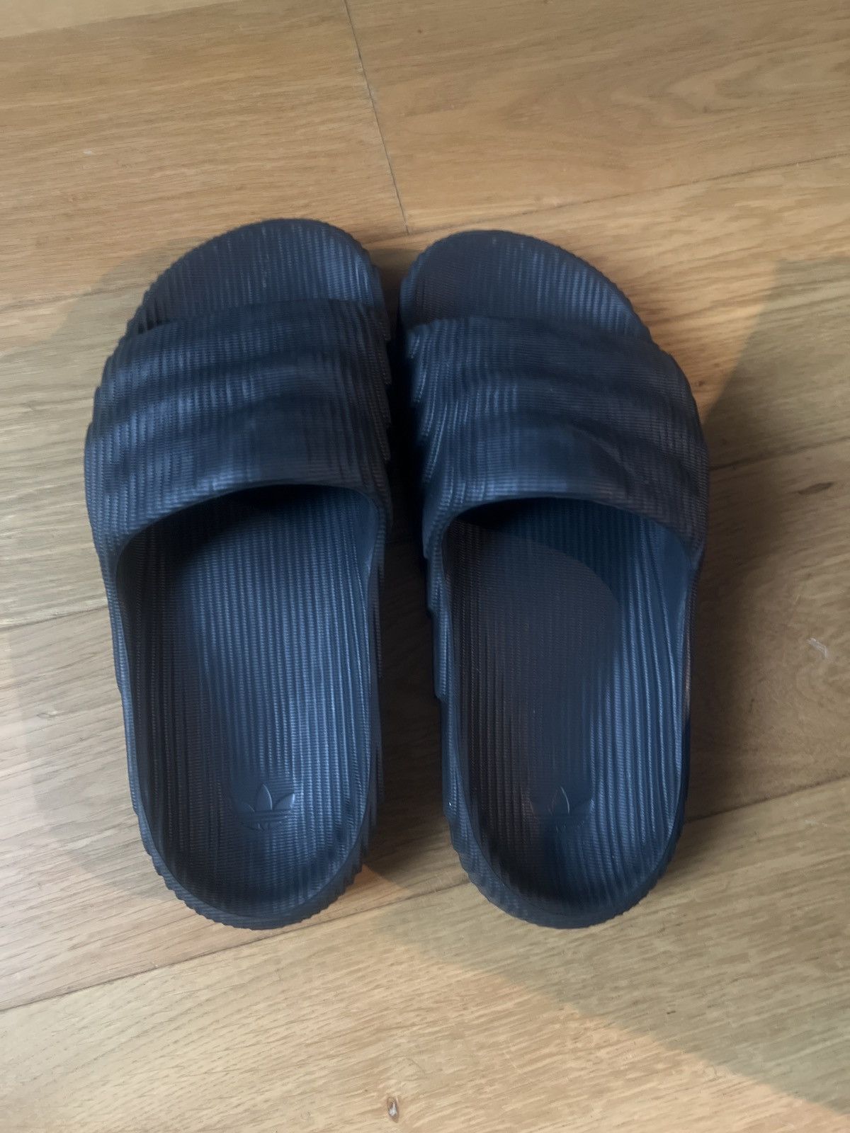 Adidas adidas adilette 22 Size US 8.5 / EU 41-42 - 2 Thumbnail