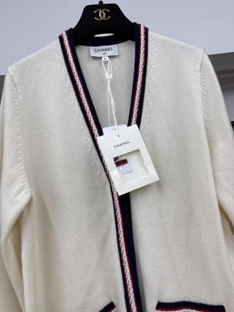 Chanel Chanel 26P white cashmere knitted cardigan coat Size XXS / US 00 / IT 34 - 2 Thumbnail