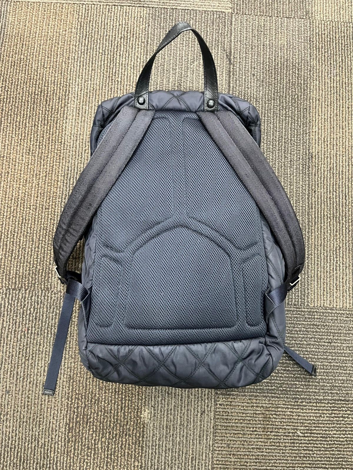 Prada Prada Quilted triangle logo backpack Size ONE SIZE - 4 Thumbnail