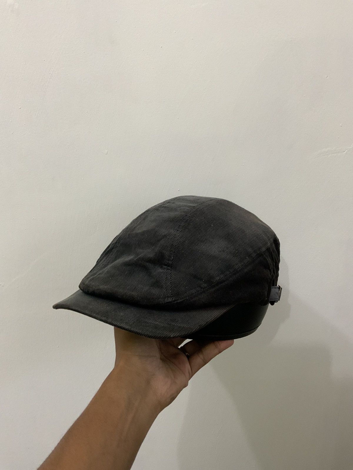 Japanese Brand Inspire Corduroi Fade Retro Flat Baretta Hat Size ONE SIZE - 1 Thumbnail