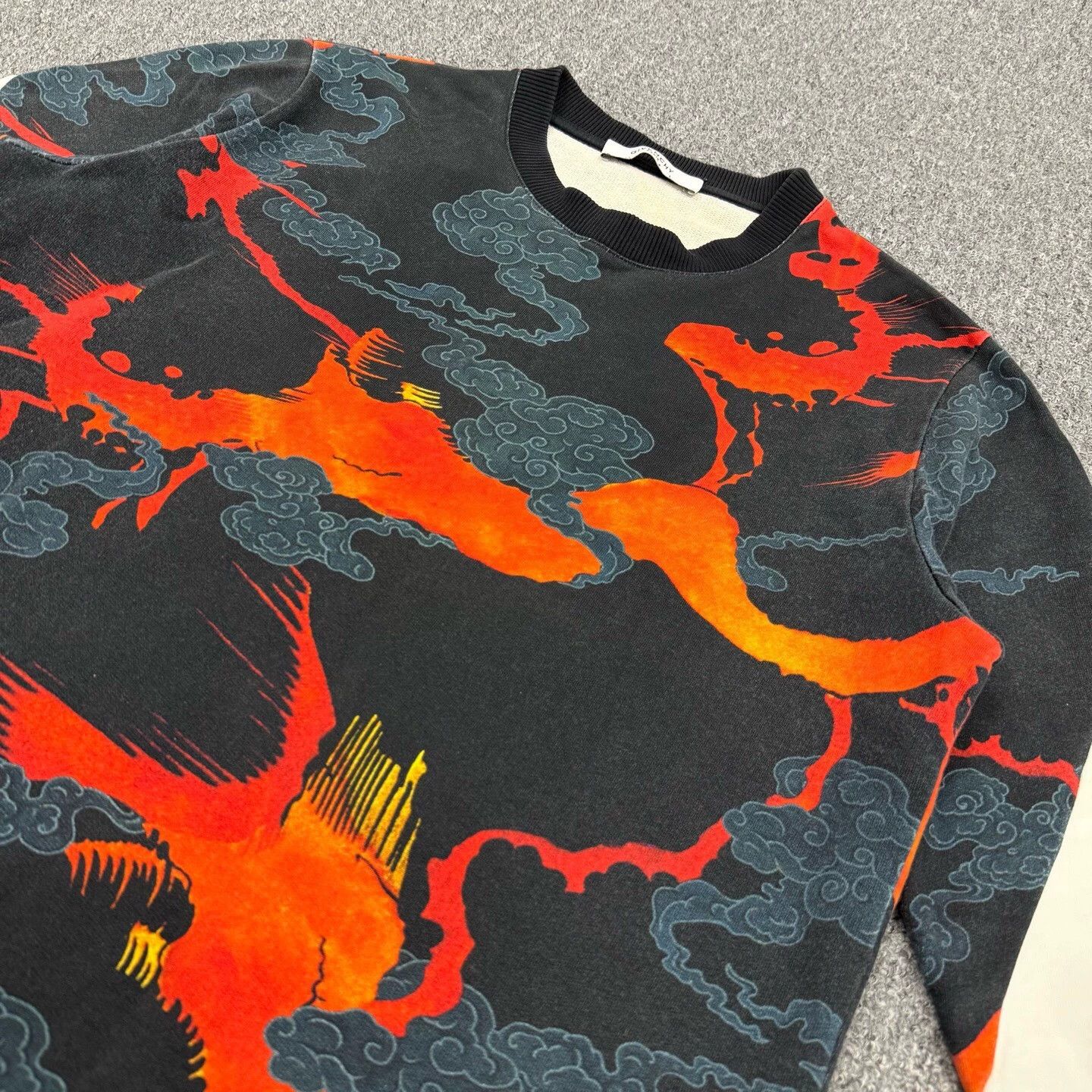 Givenchy Givenchy Star Cloud Sweatshirt Size S 99 New Size S / US 4 / IT 40 - 3 Thumbnail