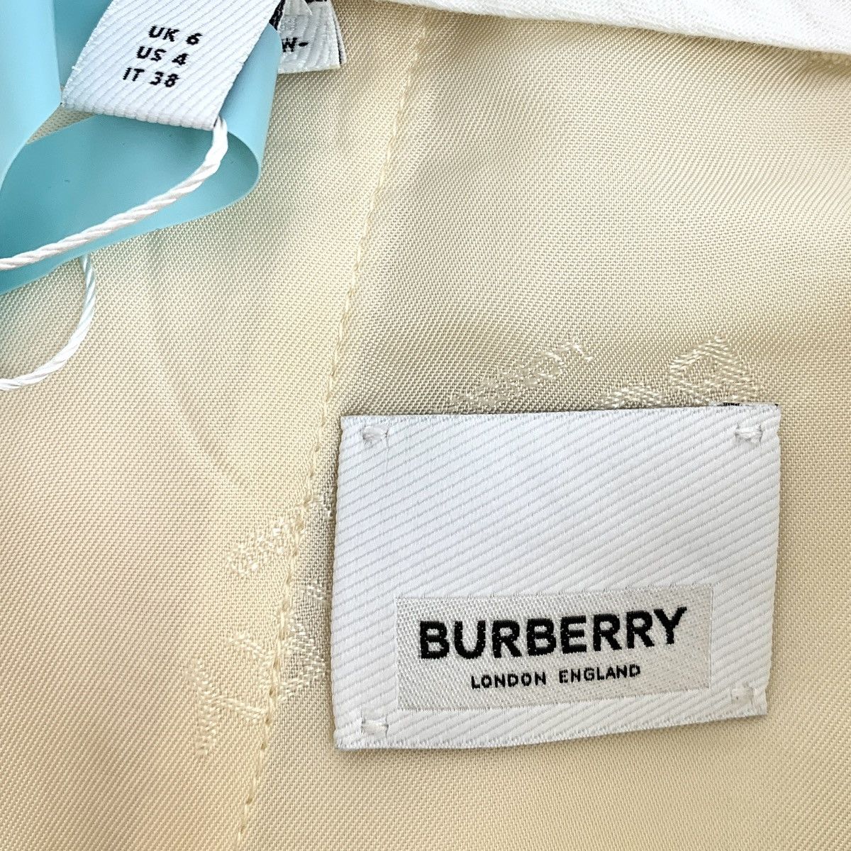 Burberry Burberry Beige TB Logo Wool Casual Shorts K26WX Size 26" / US 2 / IT 38 - 6 Thumbnail