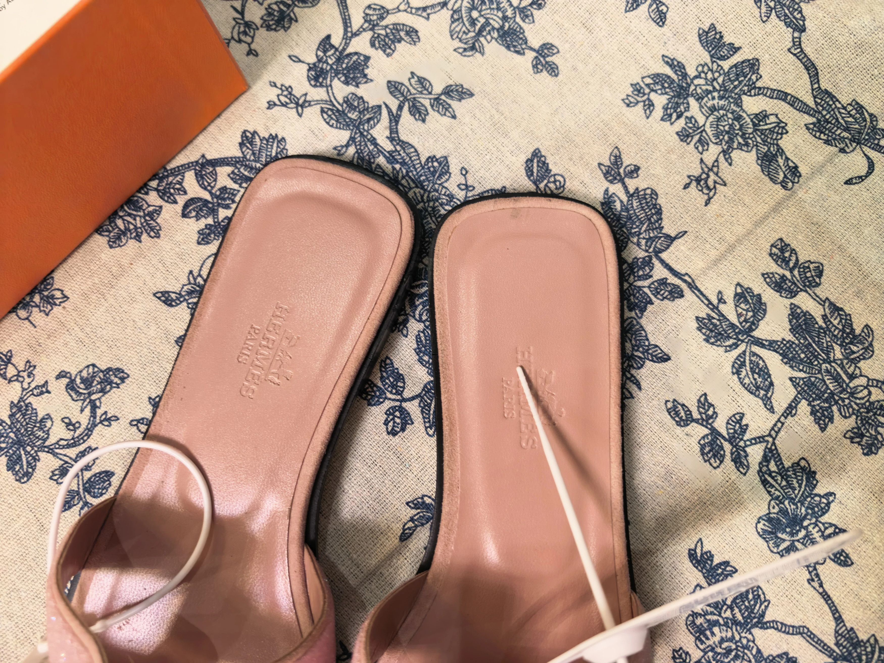 Hermes Hermes Pink Sequin H Logo Slipper 36 Clear Sole Size US 5.5 / IT 35.5 - 3 Thumbnail