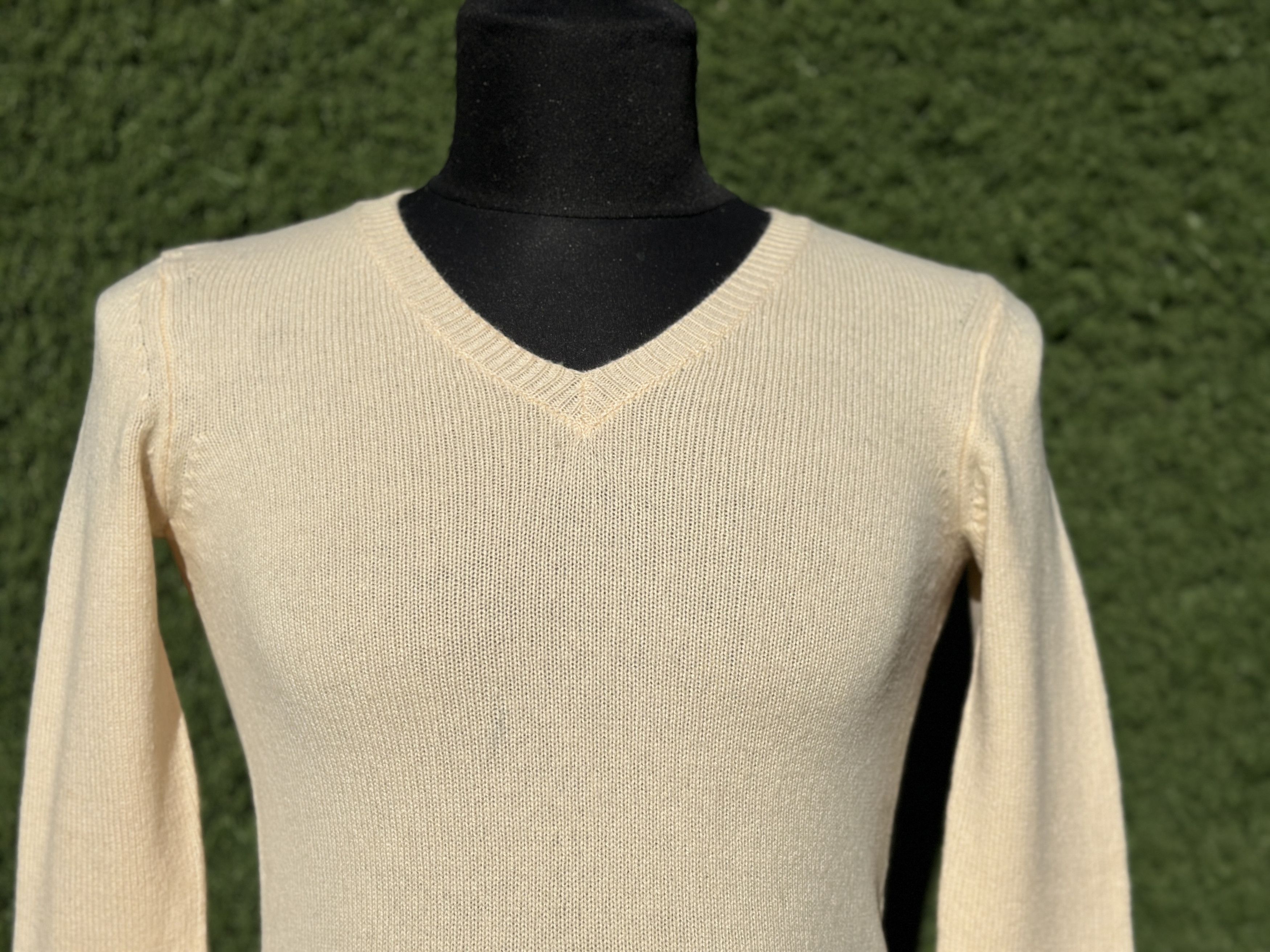 The Row The Row V-Neck Fine Knit Sweater Cashmere Camel Hair Siz XS Size XS / US 0-2 / IT 36-38 - 7 Thumbnail
