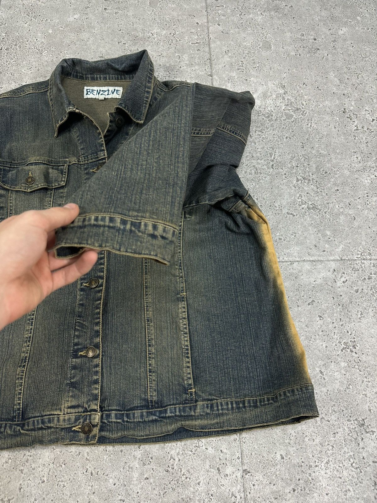 Acne Studios × Japanese Brand × Vintage Distressed Dirty Cropped Japanese Denim Jacket Boxy Y2K Size US L / EU 52-54 / 3 - 4 Thumbnail