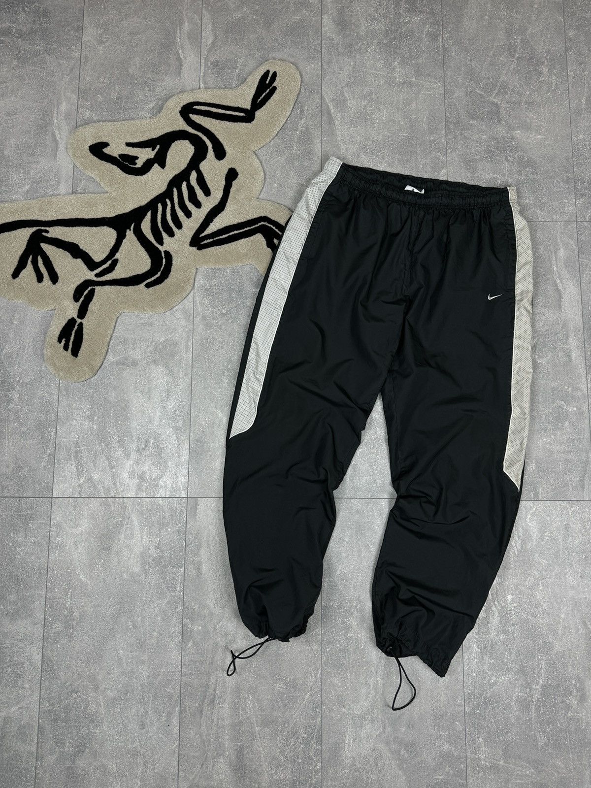 Nike × Vintage Mens Vintage Nike black drill pants sweatpants swoosh y2k Size US 36 / EU 52 - 1 Thumbnail
