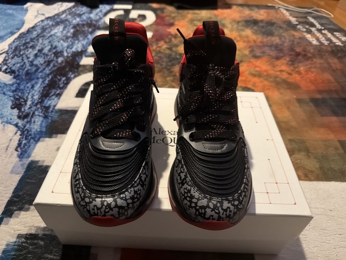 Alexander McQueen Alexander McQueen Black and Red Sneakers Size US 8 / EU 41 - 3 Thumbnail