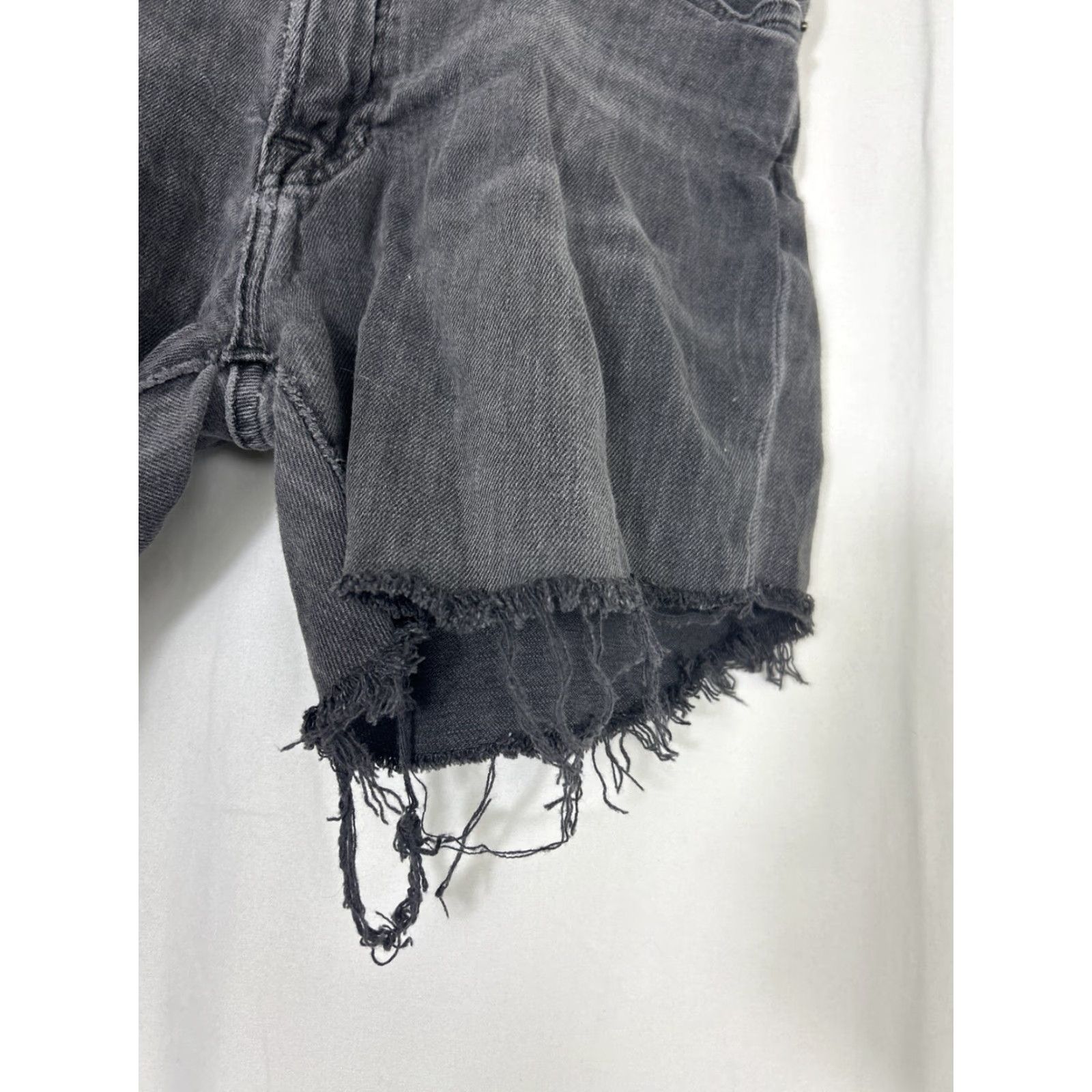 Frye Frye Womens Cut-Off Jean Short Black 30 Raw Hem 30x5 Womens Mens? Size 30" / US 8 / IT 44 - 3 Thumbnail