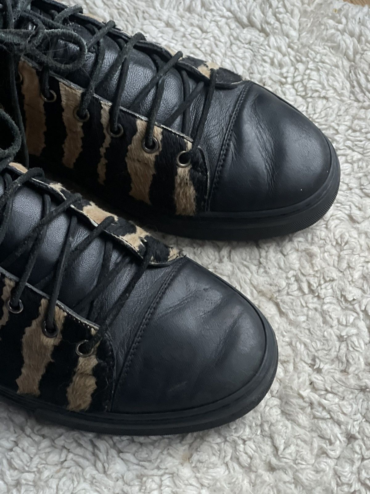Gucci Gucci pony hair leather tiger print hi top sneakers Size US 9 / EU 42 - 16 Thumbnail