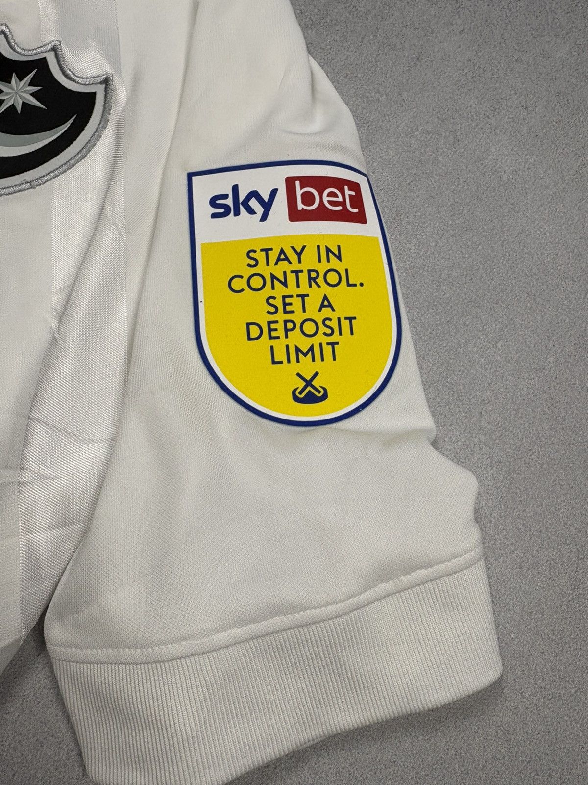 Nike Nike Portsmouth FC 2020/21 Away Shirt Marquis 9 EFL Sky Bet Size US L / EU 52-54 / 3 - 7 Thumbnail