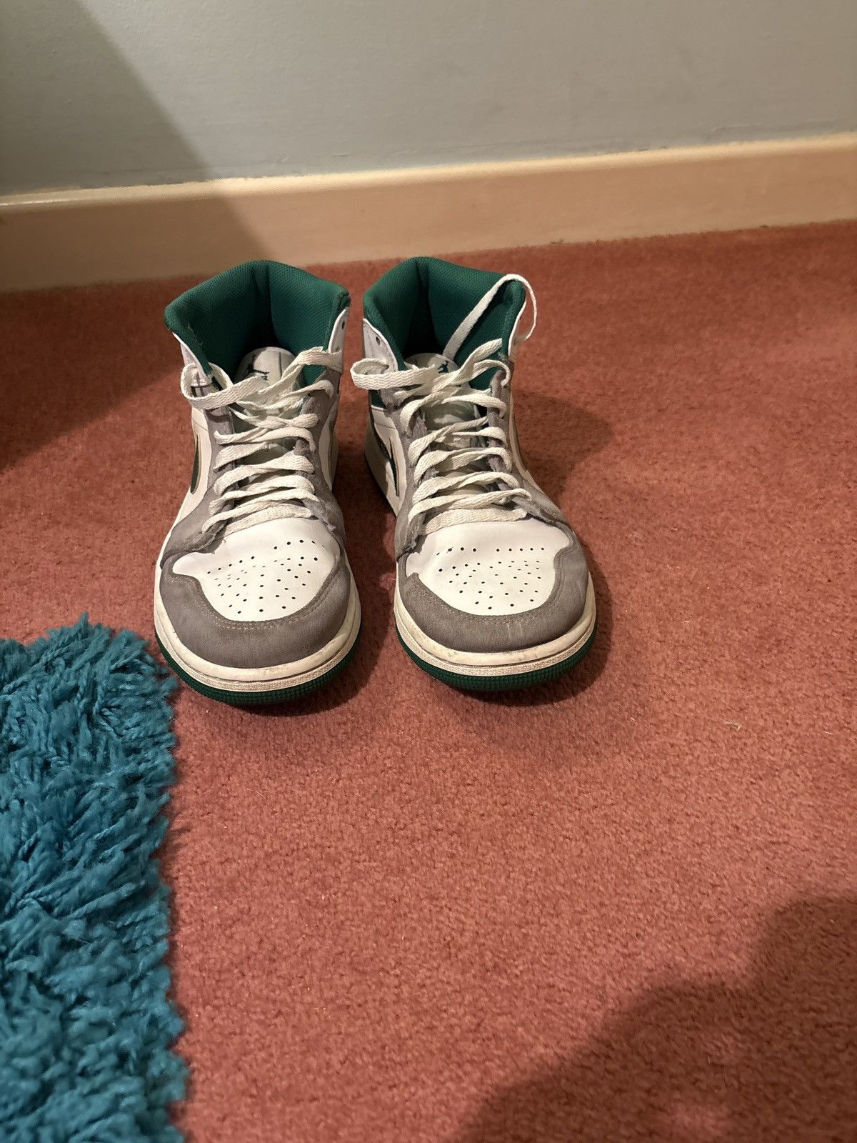 Jordan Brand White/green jordan 1 mids Size US 7 / EU 40 - 3 Thumbnail