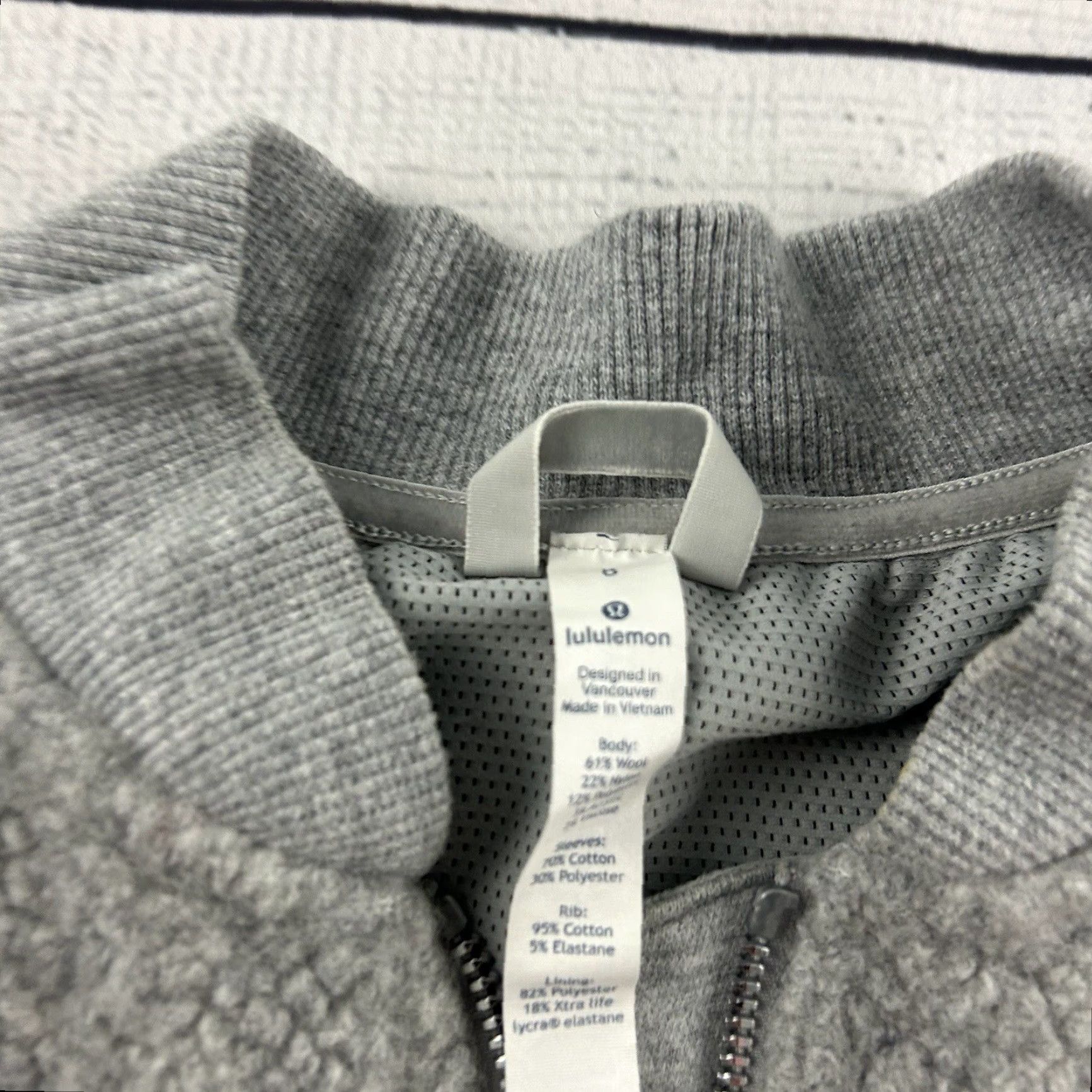Lululemon Lululemon Stand Out Sherpa Wool Blend Full Zip Jacket Women 8 Gray Shirt/Outerwear Size M / US 6-8 / IT 42-44 - 2 Thumbnail