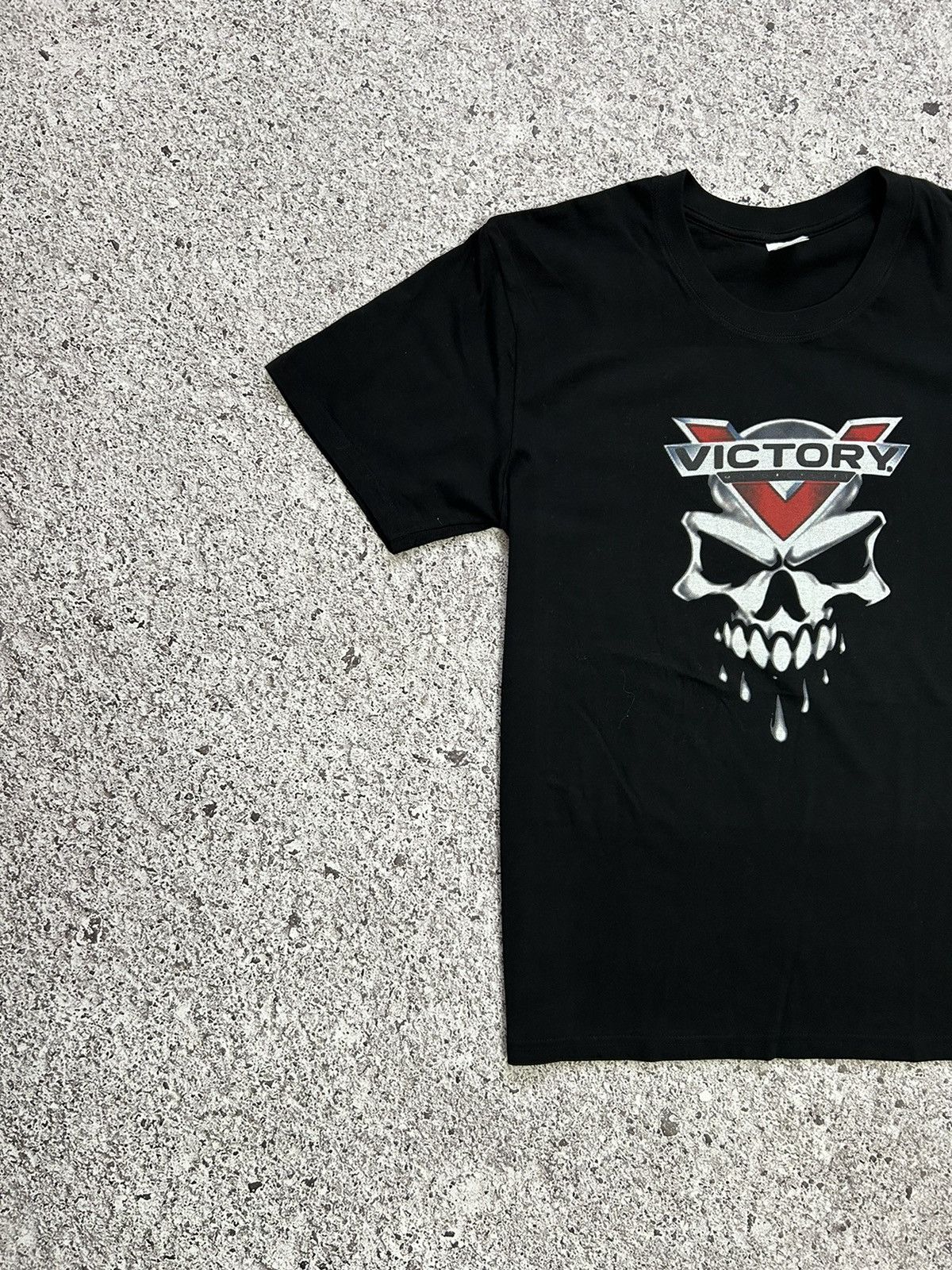 Band Tees × Vintage Vintage Victory Motorcycle USA Retro Bike T-Shirt Size US XL / EU 56 / 4 - 2 Thumbnail