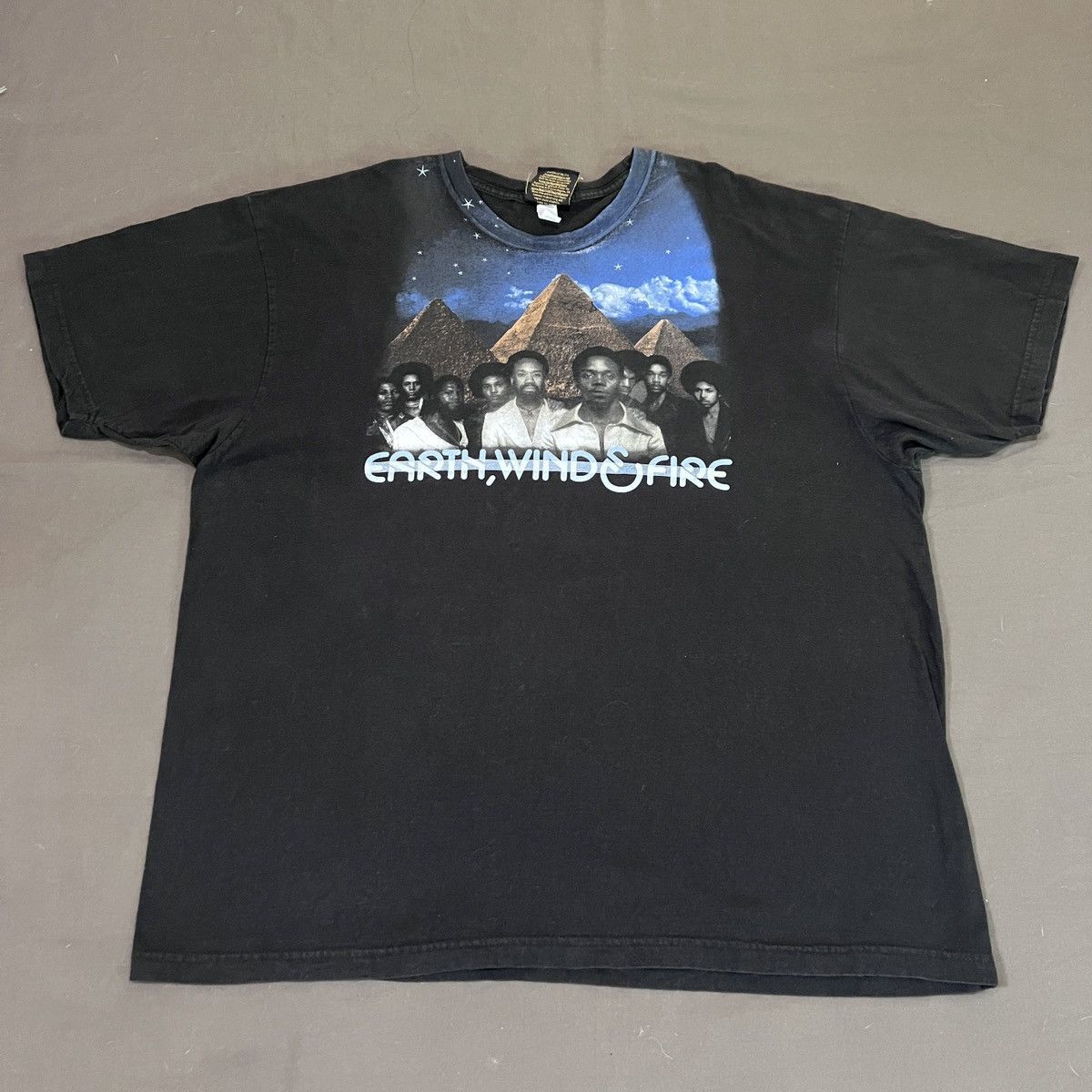 Band Tees Vintage Y2K Earth, Wind & Fire Promo Tour Tee 2XL R&B Size US XXL / EU 58 / 5 - 2 Thumbnail