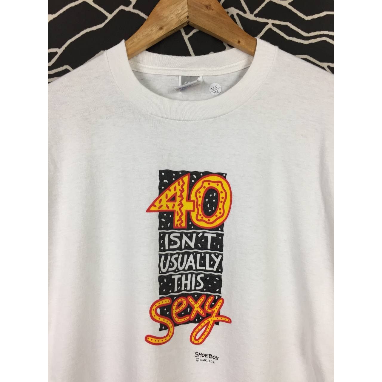 Vintage Vtg 90s 40 Is't Usually This Sexy Shoebox Graphic Humor Tee Size US XL / EU 56 / 4 - 3 Thumbnail