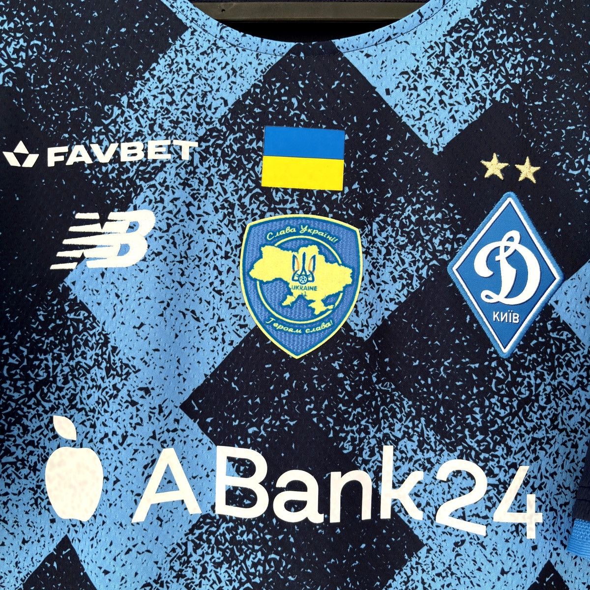 New Balance 2021 2022 Dynamo Kyiv Ukraine Poland Kedziora Soccer Jersey Size US L / EU 52-54 / 3 - 4 Thumbnail
