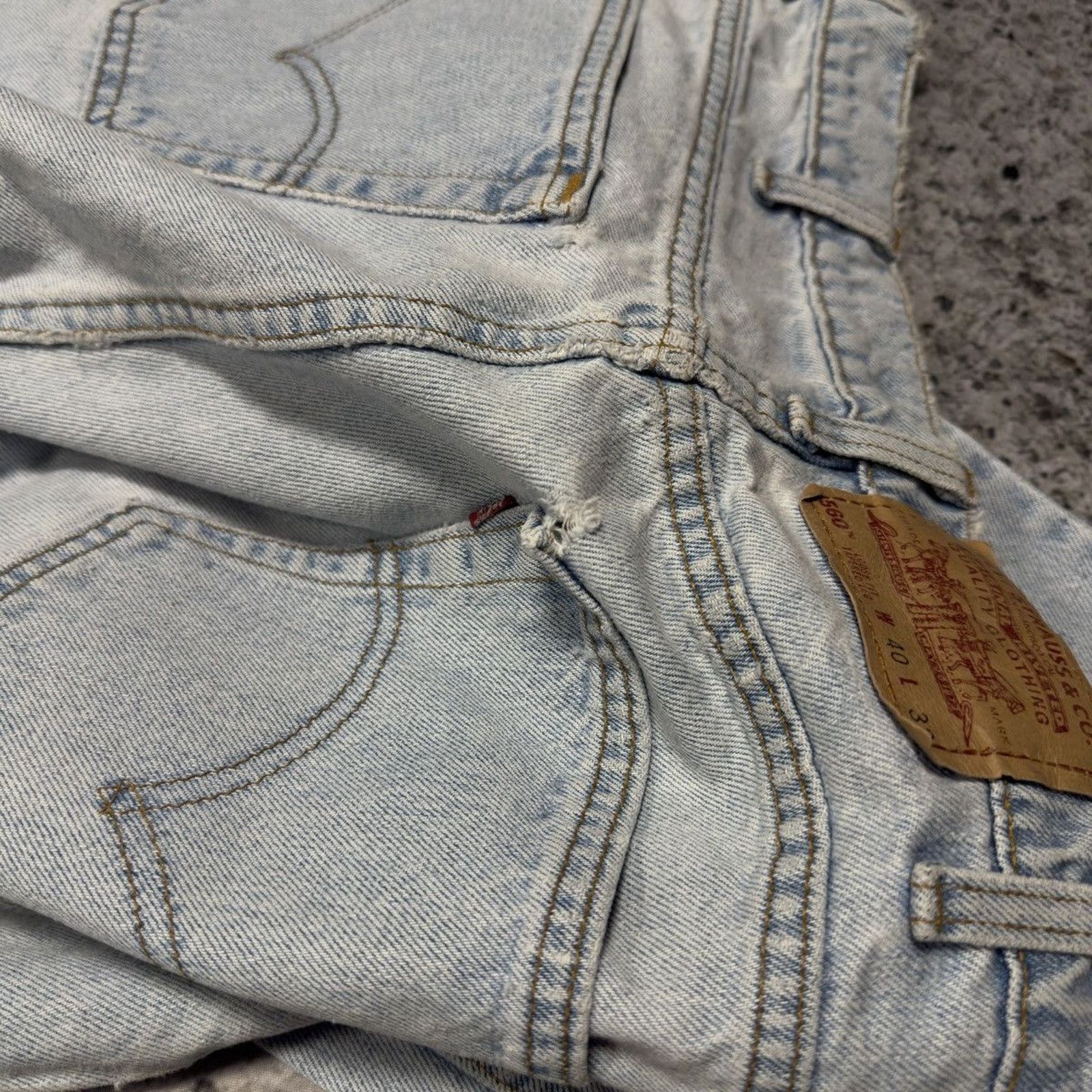 Levi's Vintage 1990s Levi’s 560 Loose Fit Tapered Thrashed Jeans Size US 39 - 9 Thumbnail