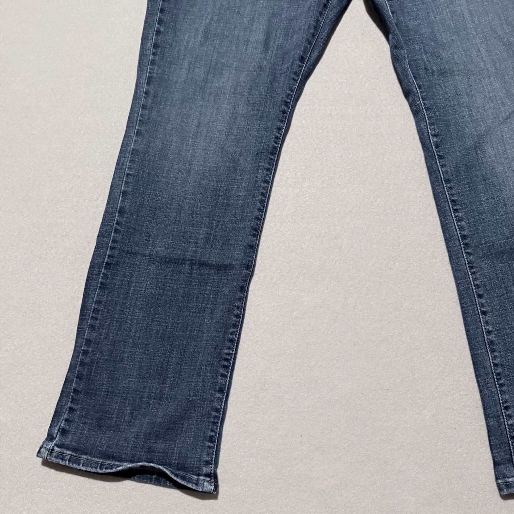 Levi's Levi’s Classic Straight Leg Jeans Women Blue Denim Mid Rise Zip Fly 16 34 in 5-Pocket Design Vintage No 1990s City Size 38" / US 16 / IT 52 - 5 Thumbnail