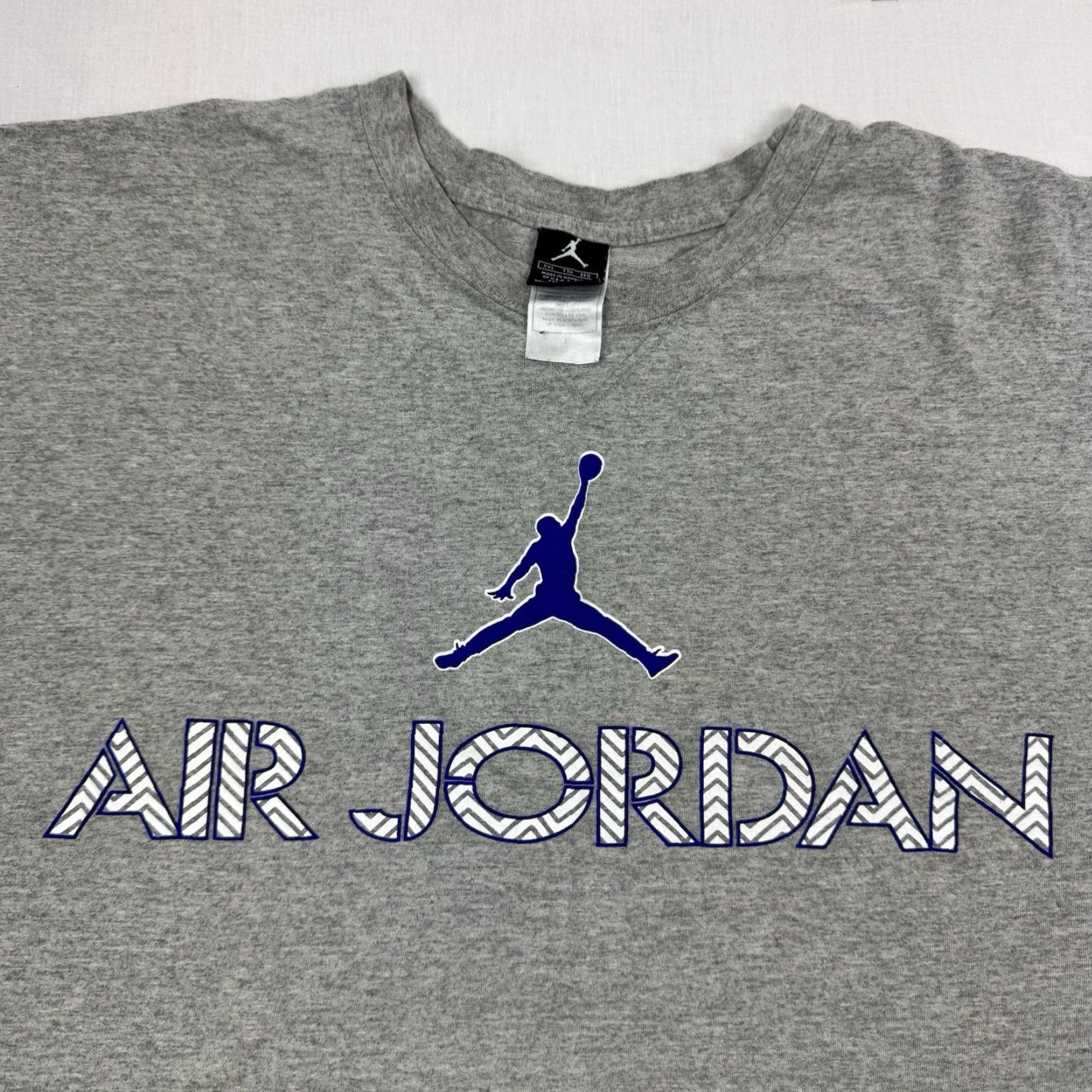 Nike VINTAGE Nike Michael Jordan T Shirt Adult 2XL Gray Short Sleeve Crew Neck Graphic Print Men 90s Y2K Sports Baggy Size US XXL / EU 58 / 5 - 2 Thumbnail