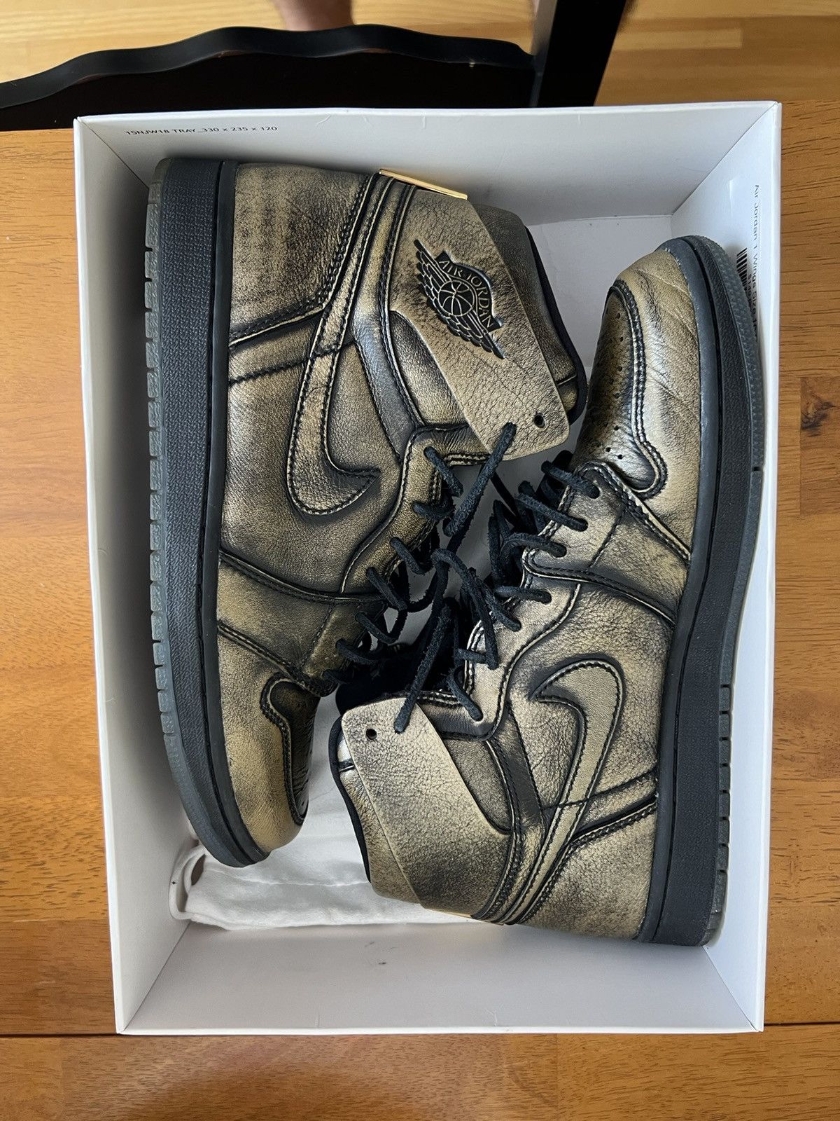 Jordan Brand Air Jordan 1 Retro High OG ‘Wings’ Size US 10 / EU 43 - 2 Thumbnail