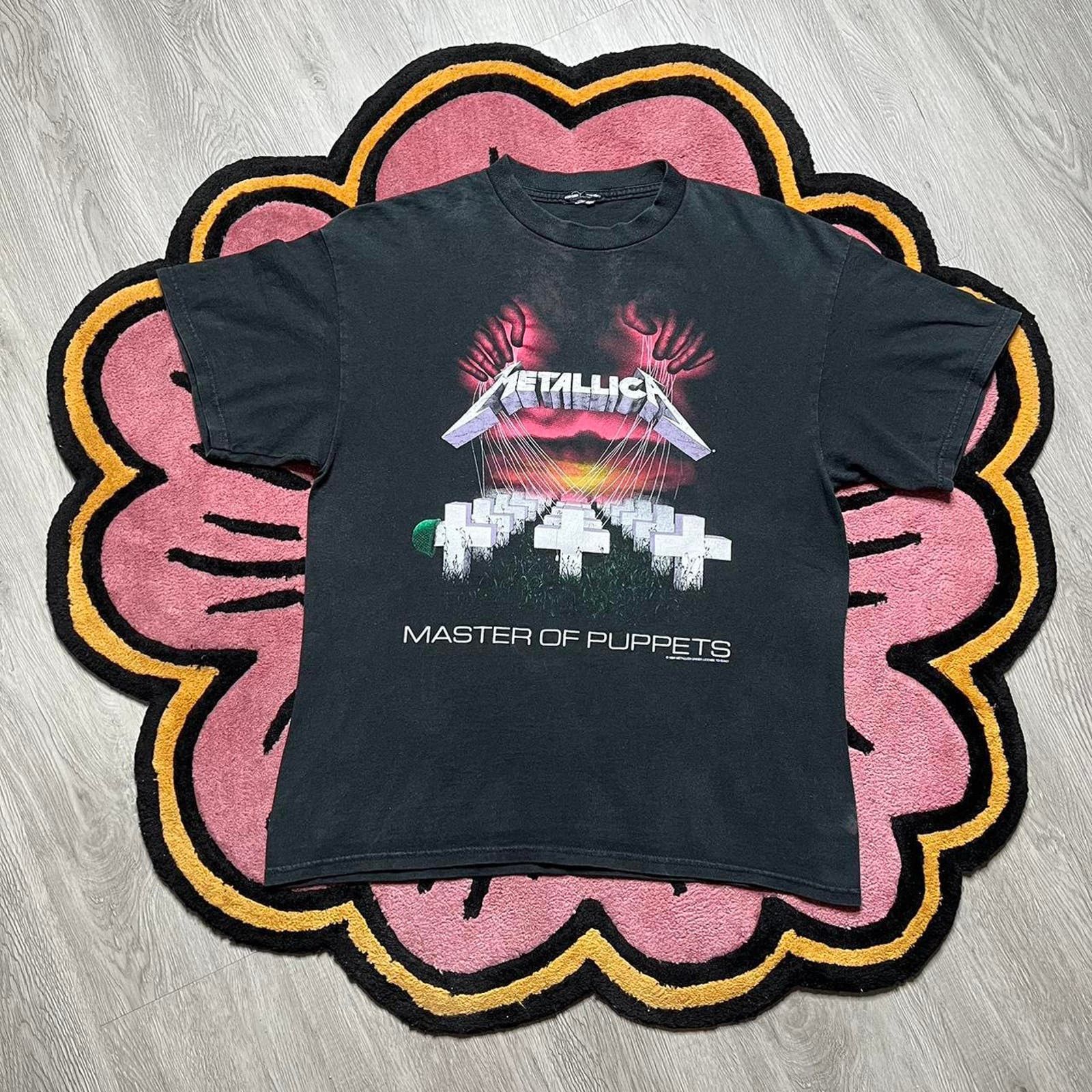 image of Band Tees x Tour Tee Vintage 90’S Metallica Master Of Puppets Graphic T-Shirt in Black (Size Large)