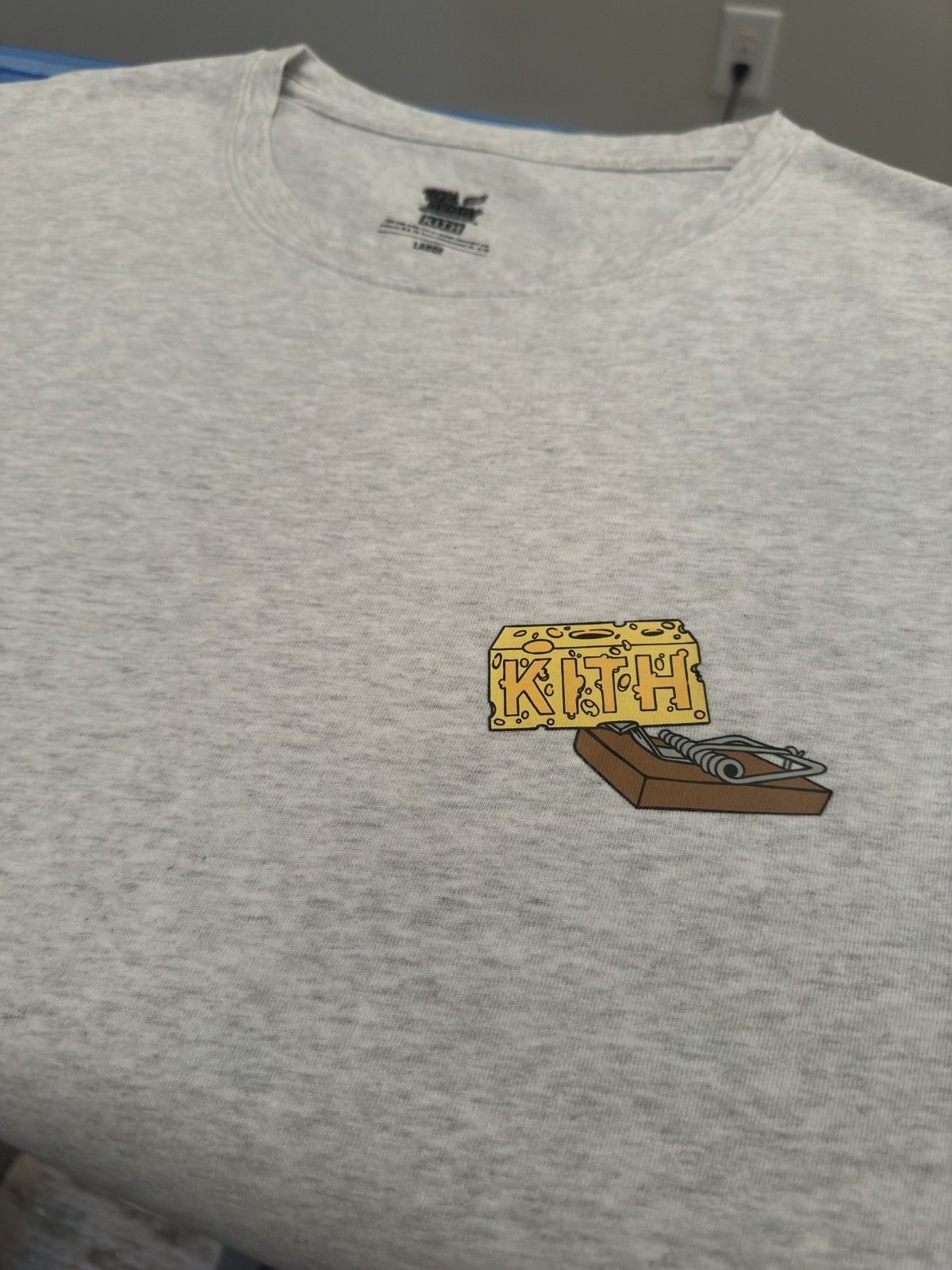 Kith Kith X Tom & Jerry L/S Cheese Tee - Grey - Large - 9.5/10 Size US L / EU 52-54 / 3 - 3 Thumbnail
