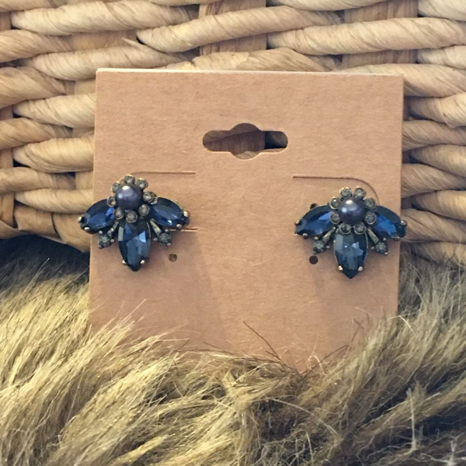 Vintage Vintage faceted blue glass stone pierced earrings Size ONE SIZE - 1 Thumbnail