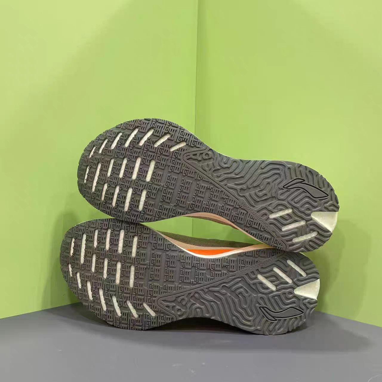 Li-Ning Li-Ning Big JueYing Boom Grey Orange Running Shoes K15 Size US 10 / EU 43 - 8 Thumbnail