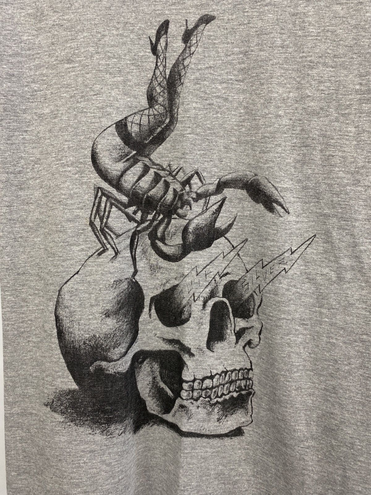 Quiksilver × Vintage 💀 Vintage Y2K Quiksilver Skull Sclerpion girl t-shirt Size US S / EU 44-46 / 1 - 4 Thumbnail