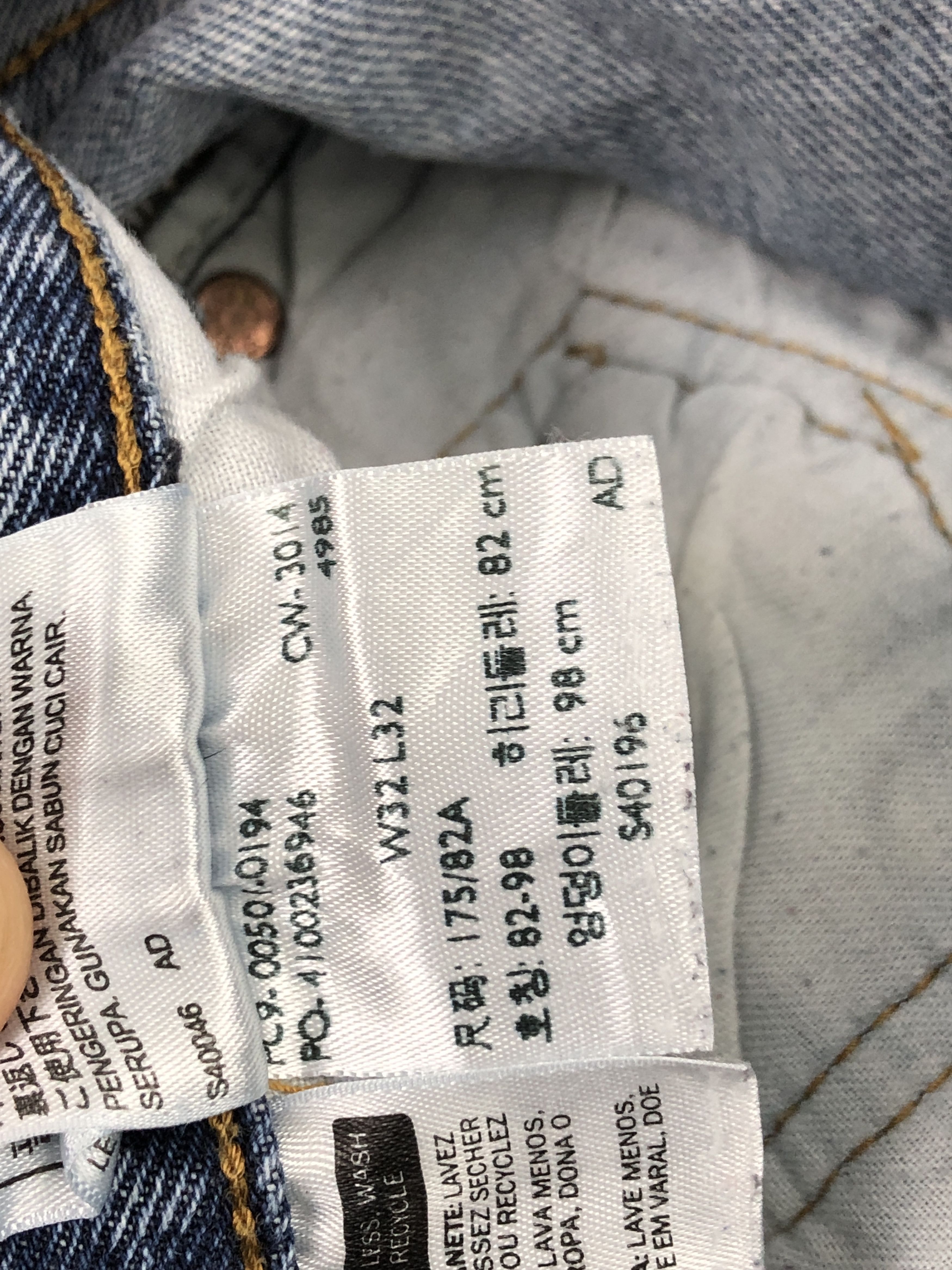 Levi's × Vintage Vintage Levi's 501 Light Blue Denim Jeans Size US 31 - 8 Thumbnail