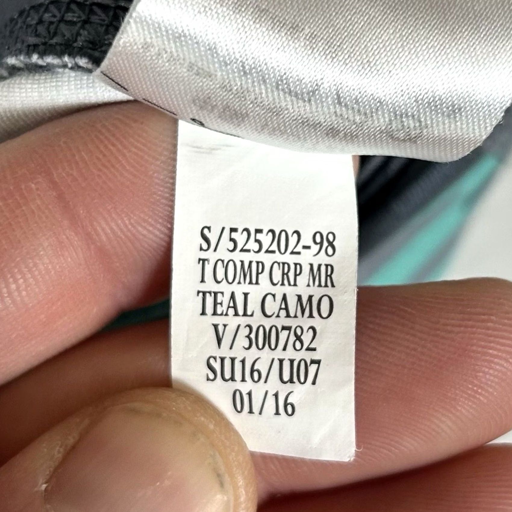 Old Navy Old Navy Capri Leggings Women's M Teal Camouflage Go-Dry Activewear Slim Fit Pants 21in Inseam Size 32" / US 10 / IT 46 - 4 Thumbnail