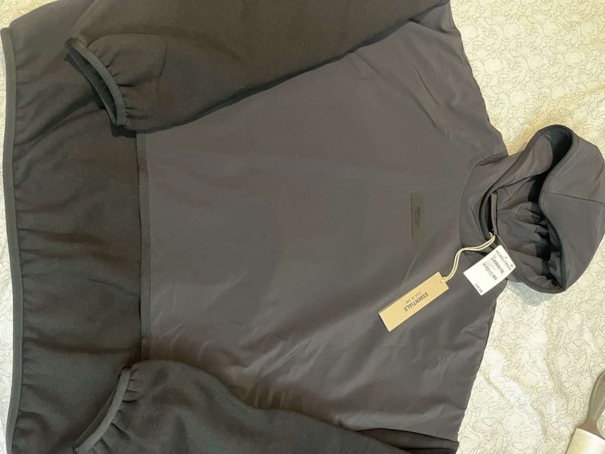 Fear of God Fear of God Essentials Black Pullover Nylon Hoodie L NWT Size US L / EU 52-54 / 3 - 19 Thumbnail