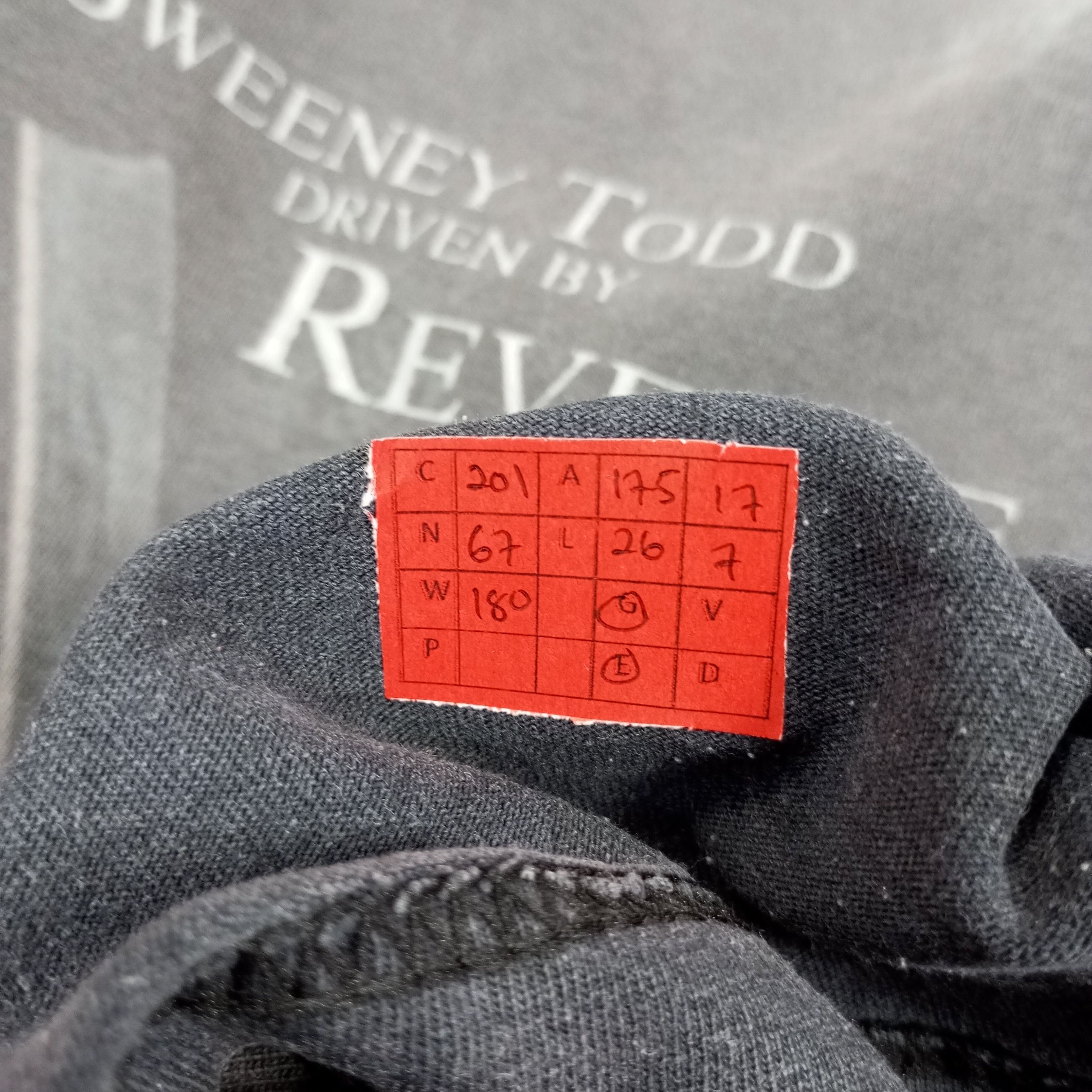 Vintage Sweeney Todd Driven by Revenge Movie Distressed Tshirt Size US S / EU 44-46 / 1 - 10 Thumbnail
