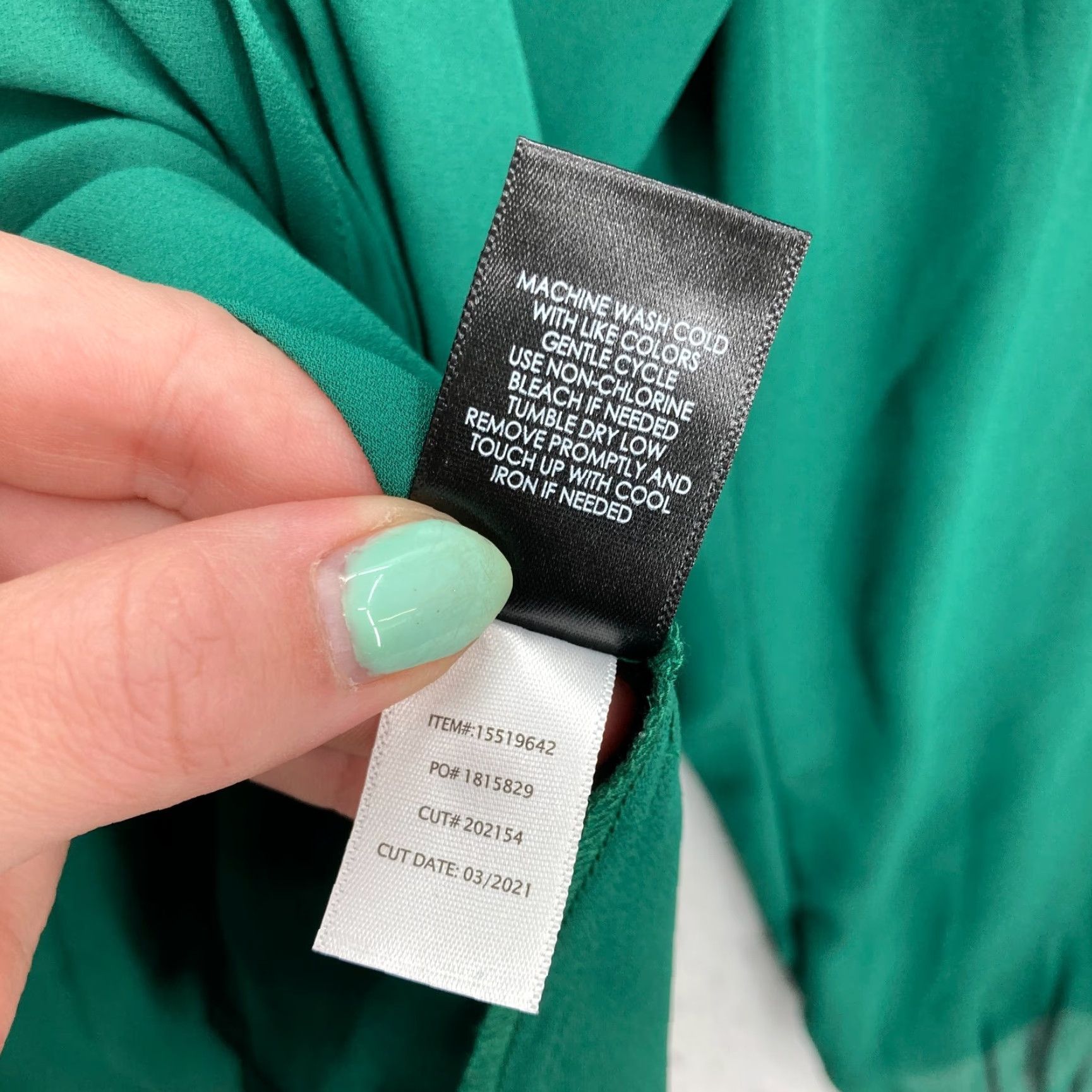 Torrid Torrid Blouse Shirt 2X Green Long Sleeve Button Front Boho Pintuck NWT Feminine V-Neck Relaxed Blouse Women Size XXL / US 16-18 / IT 52-54 - 7 Thumbnail