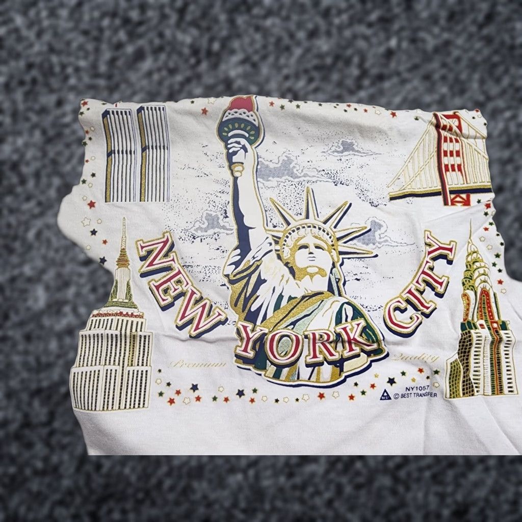 VINTAGE New York T-Shirt Manhattan Logo Short Sleeve Crew Neck L White Cotton Distressed 90s Mens Stone