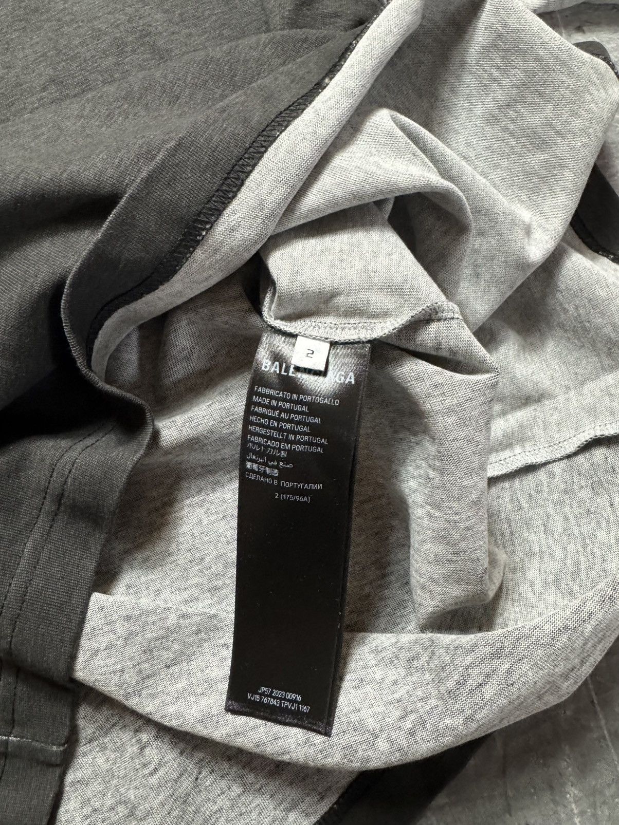 Balenciaga Balenciaga 3B Logo Crewneck T-Shirt in Grey Size US XL / EU 56 / 4 - 9 Thumbnail
