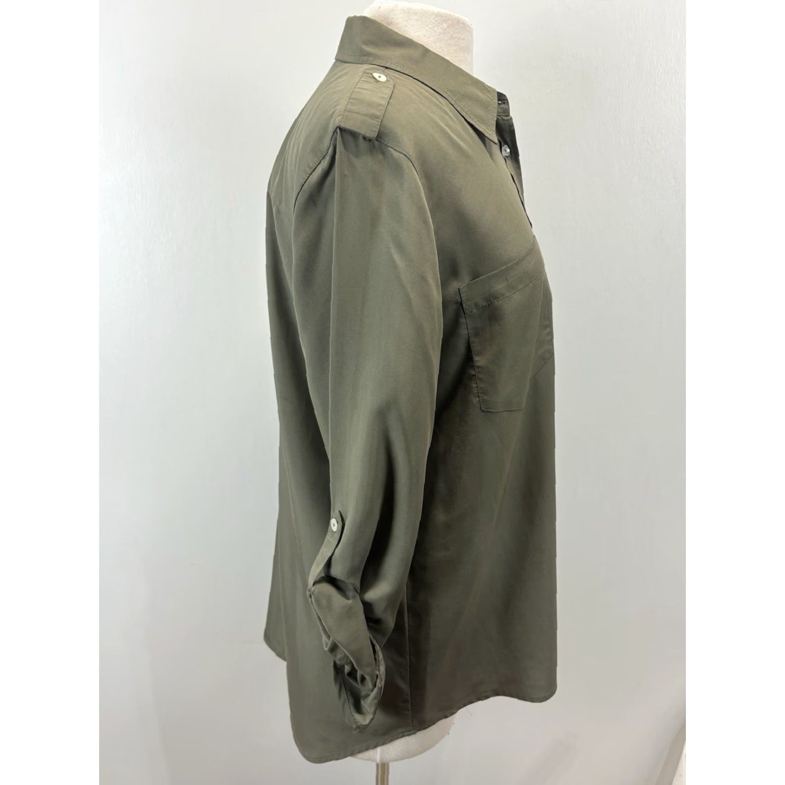 Vintage VINTAGE Chicos Button-Up Safari Shirt Large Women's Green Military Epaulettes Size L / US 10 / IT 46 - 4 Thumbnail