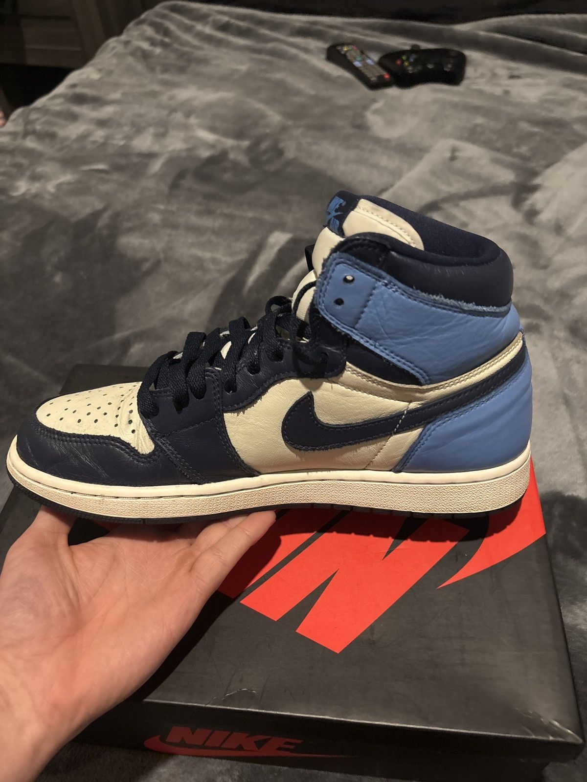 Jordan Brand Air Jordan 1 Retro High OG Obsidian Size 9.5 Size US 9.5 / EU 42-43 - 6 Thumbnail