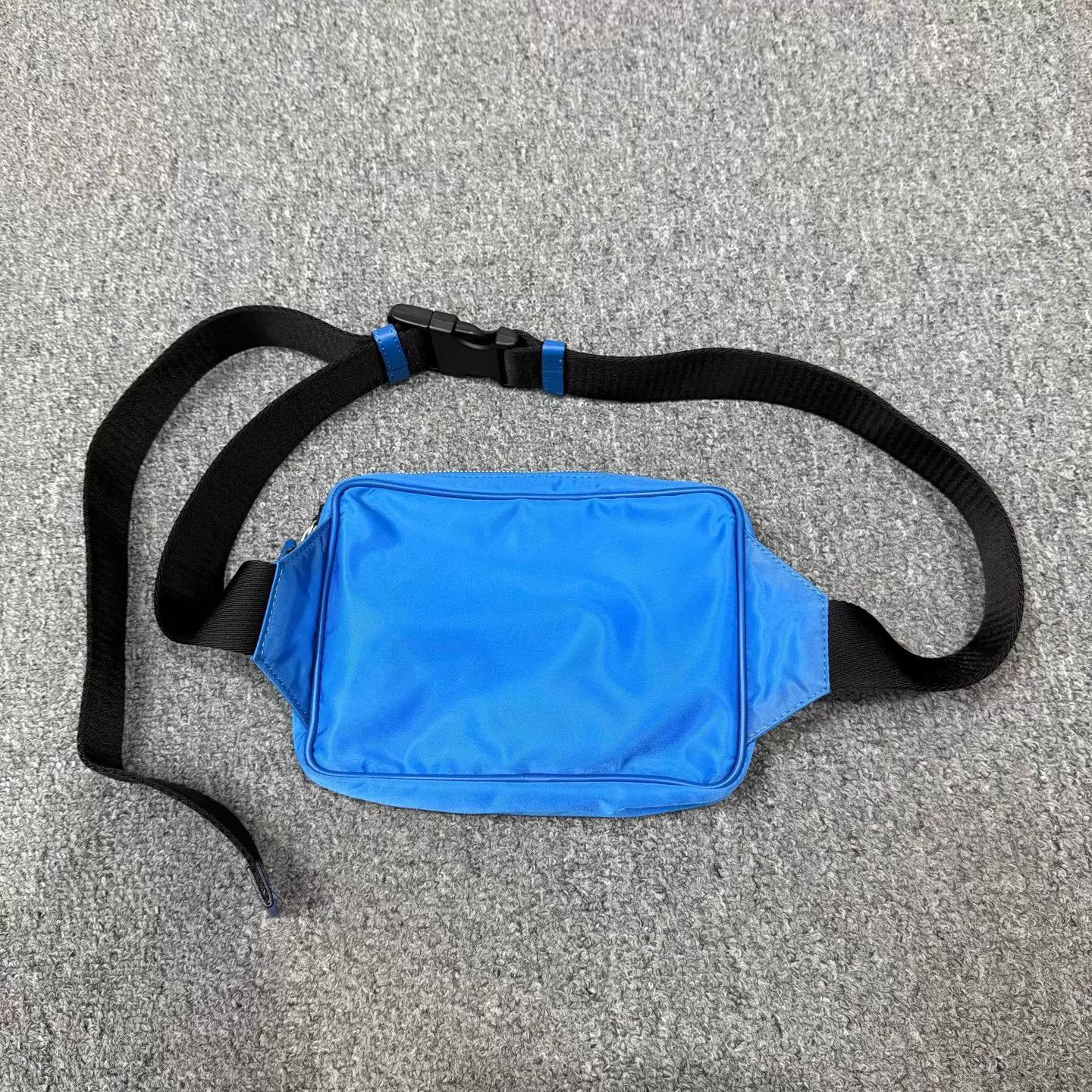 Versace Versace Main Line Medusa Head Waist Bag Unused Size ONE SIZE - 2 Thumbnail