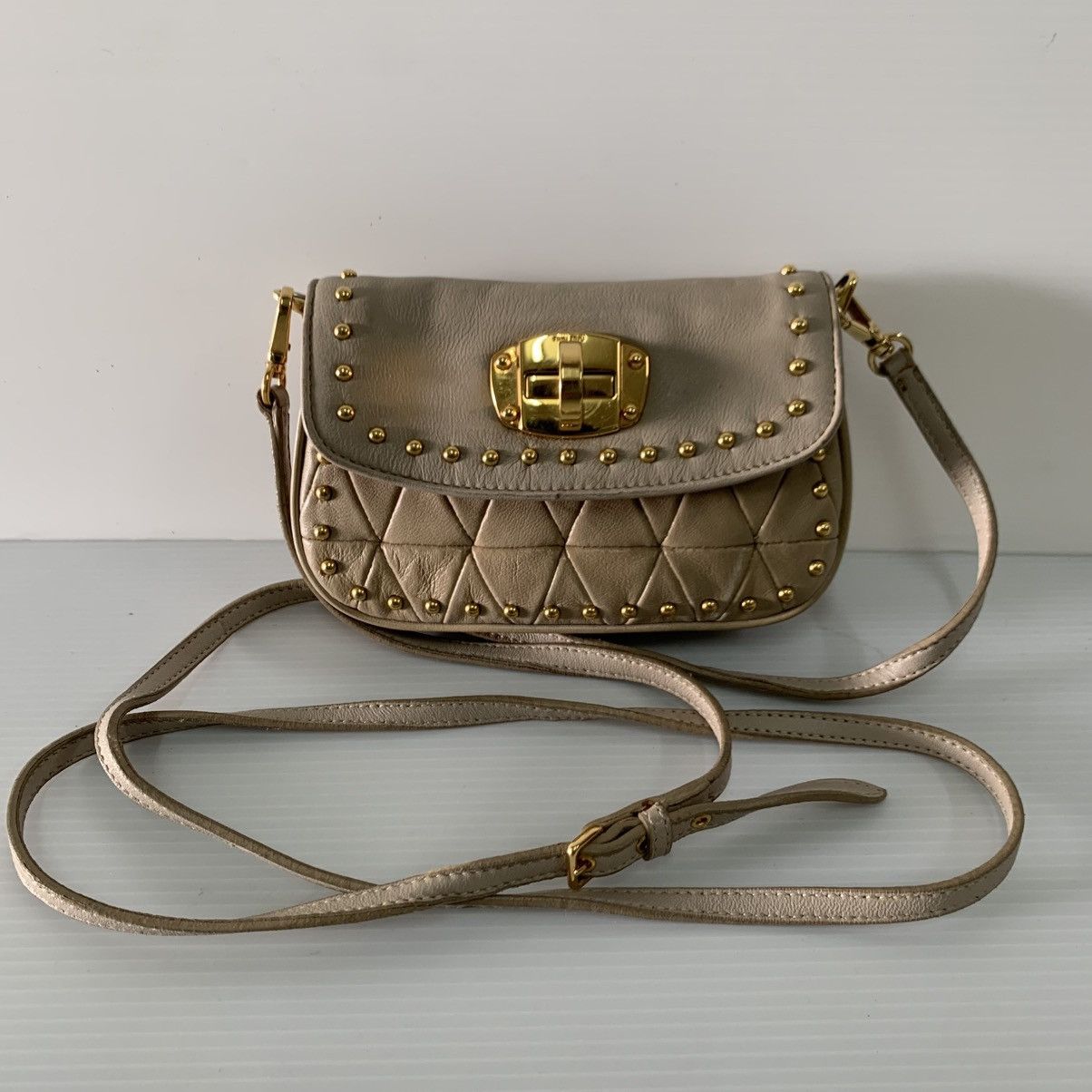 Miu Miu Miu Miu Small Card Coin Slingbag Rare Design Size ONE SIZE - 1 Thumbnail