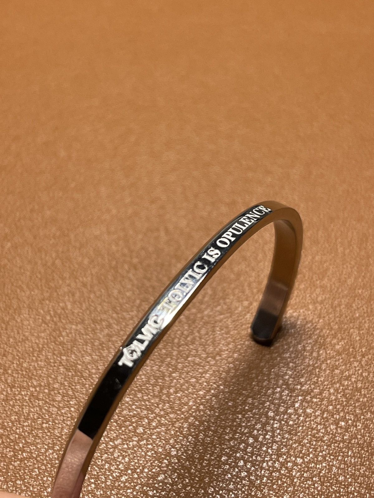 Other Silver metal unisex cuff bracelet Size ONE SIZE - 1 Thumbnail