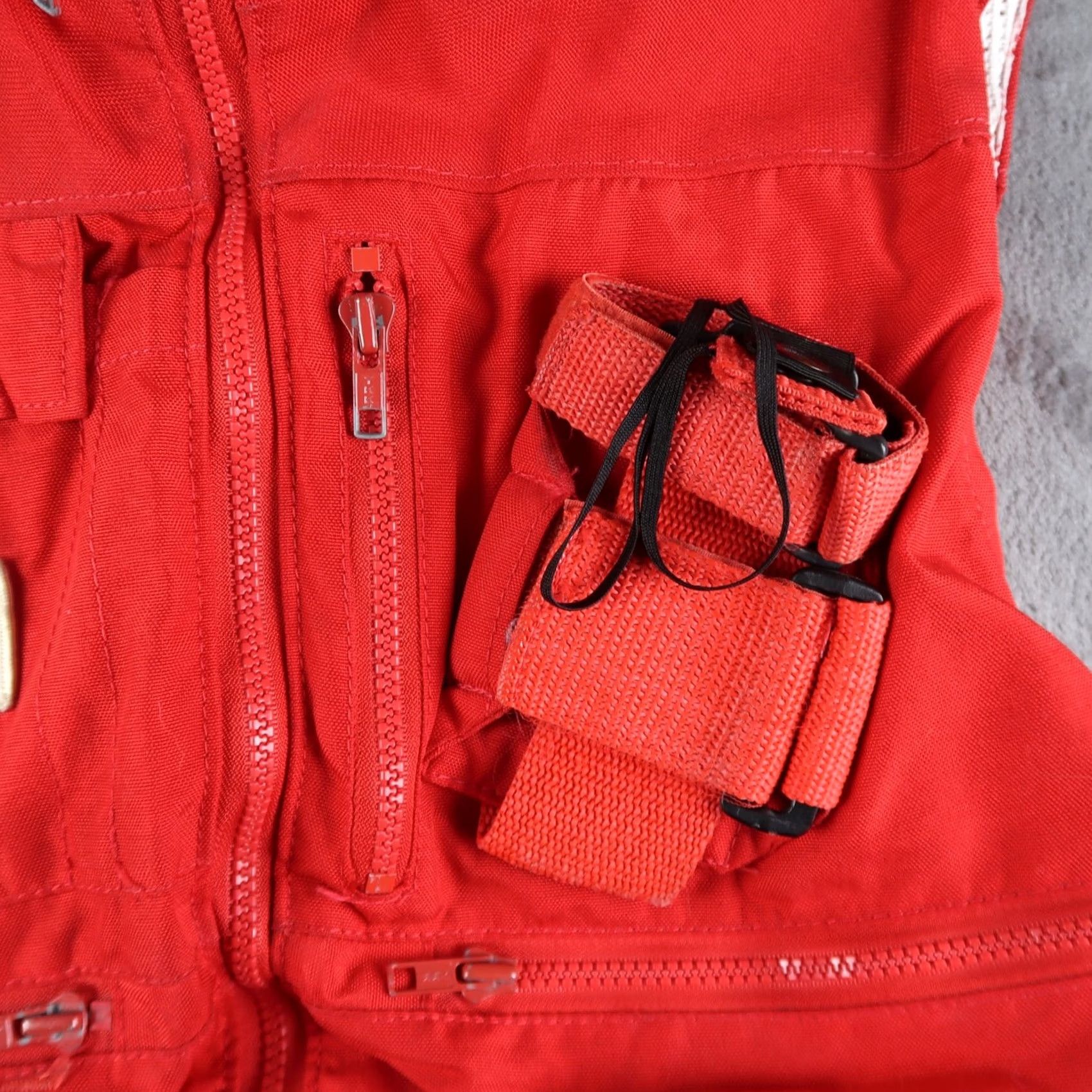 Vintage VINTAGE 90s Ski Area Supplies Vest Mens Size M Red Cross Patch Made In USA Size US M / EU 48-50 / 2 - 6 Thumbnail
