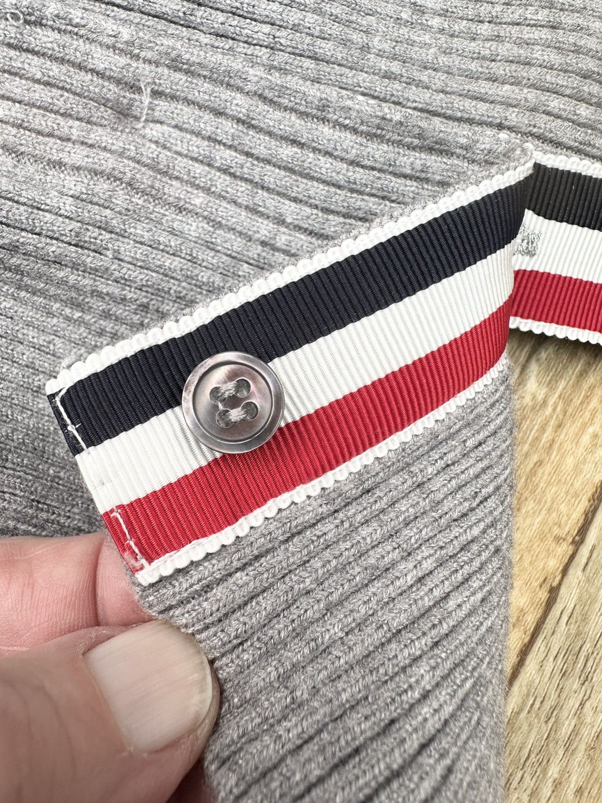 Thom Browne Cardigan decorated with Dolphins in 100% cashmere Size US M / EU 48-50 / 2 - 12 Thumbnail