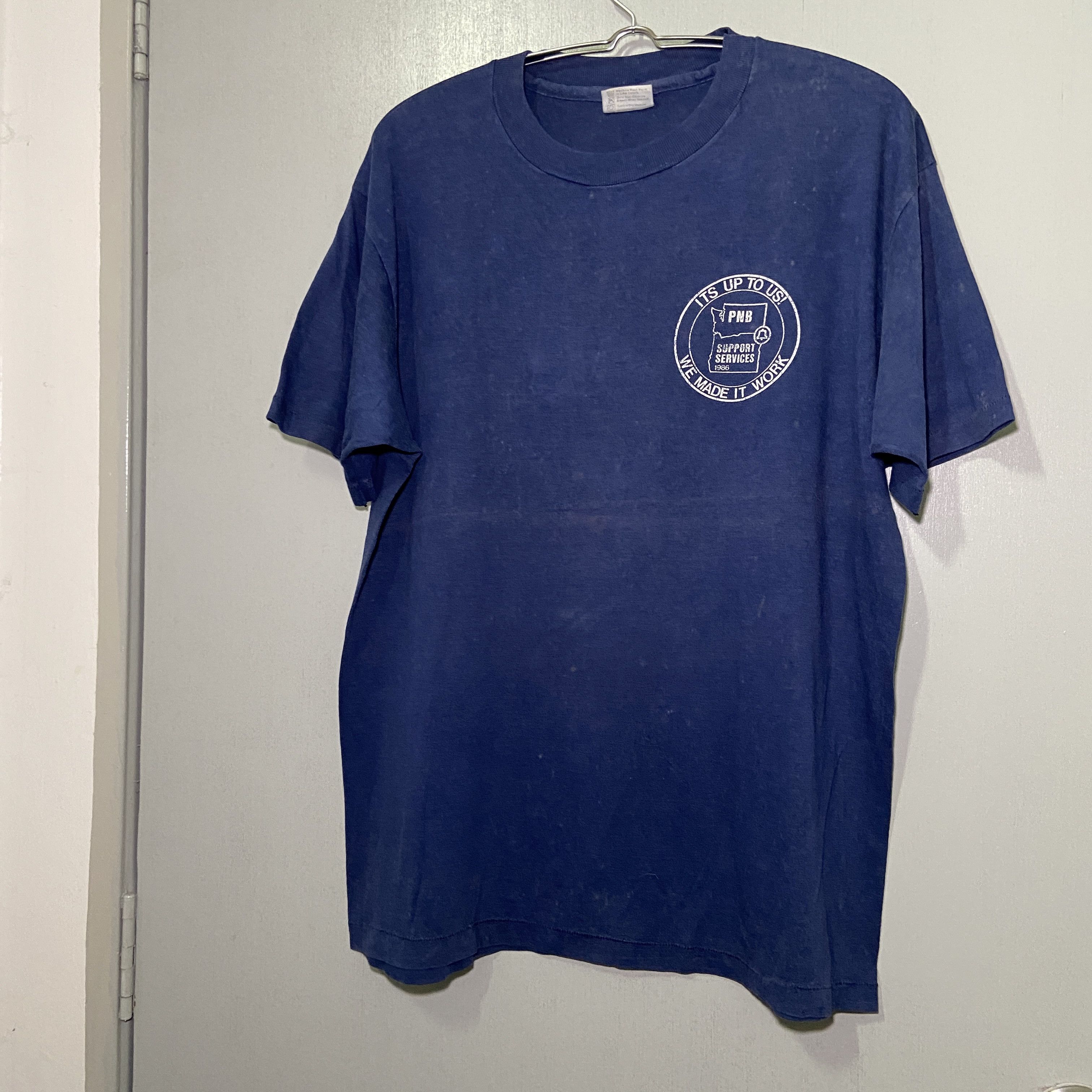 Hanes × Vintage Vintage 80's Hanes PNB 1986 Tee Size US XL / EU 56 / 4 - 1 Thumbnail