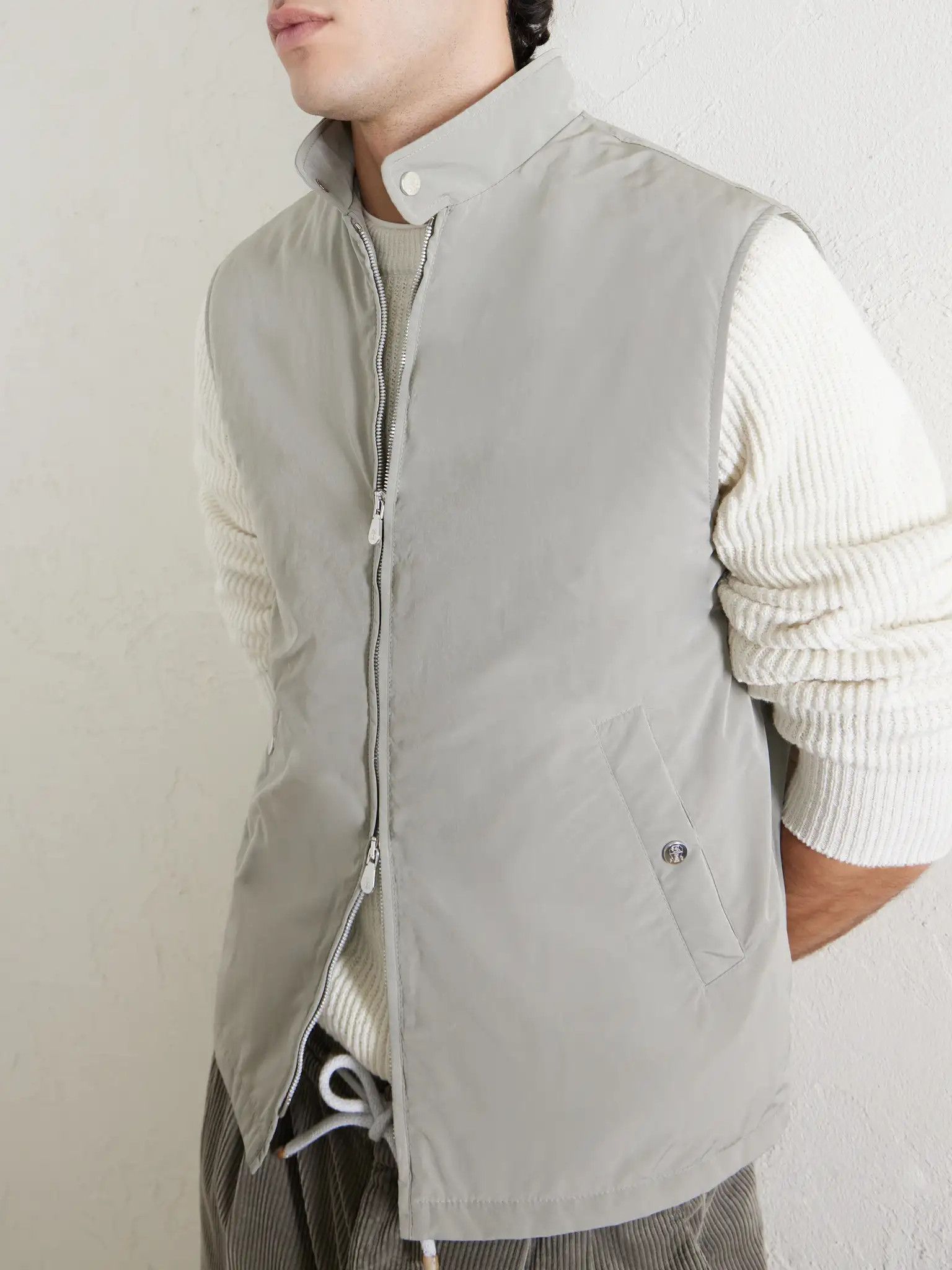 Brunello Cucinelli o1y0526 Vest in Gray Size US L / EU 52-54 / 3 - 4 Thumbnail