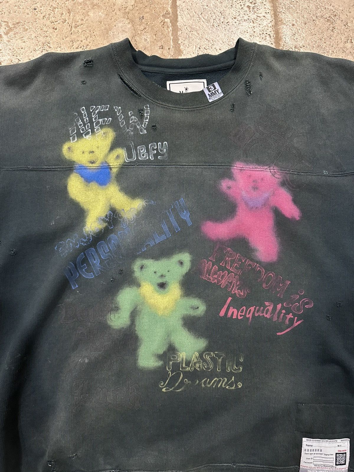 Maison MIHARA YASUHIRO Maison Mihara Yasuhiro MMY FW22 Dance Bear Graffiti Crewneck Size US M / EU 48-50 / 2 - 8 Thumbnail