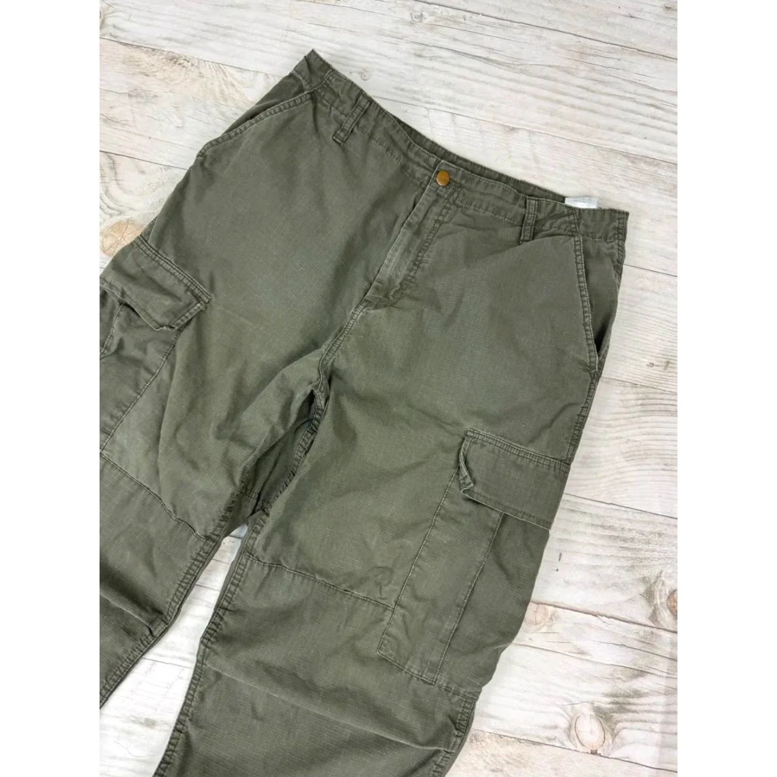 Carhartt VINTAGE Carhartt WIP Cargo Pants Work Distressed 34/32 Green Pants Mens 34/32 Green Cargo Workwear Casual Carhartt WIP Vintage - do not add new info Size US 34 / EU 50 - 3 Thumbnail