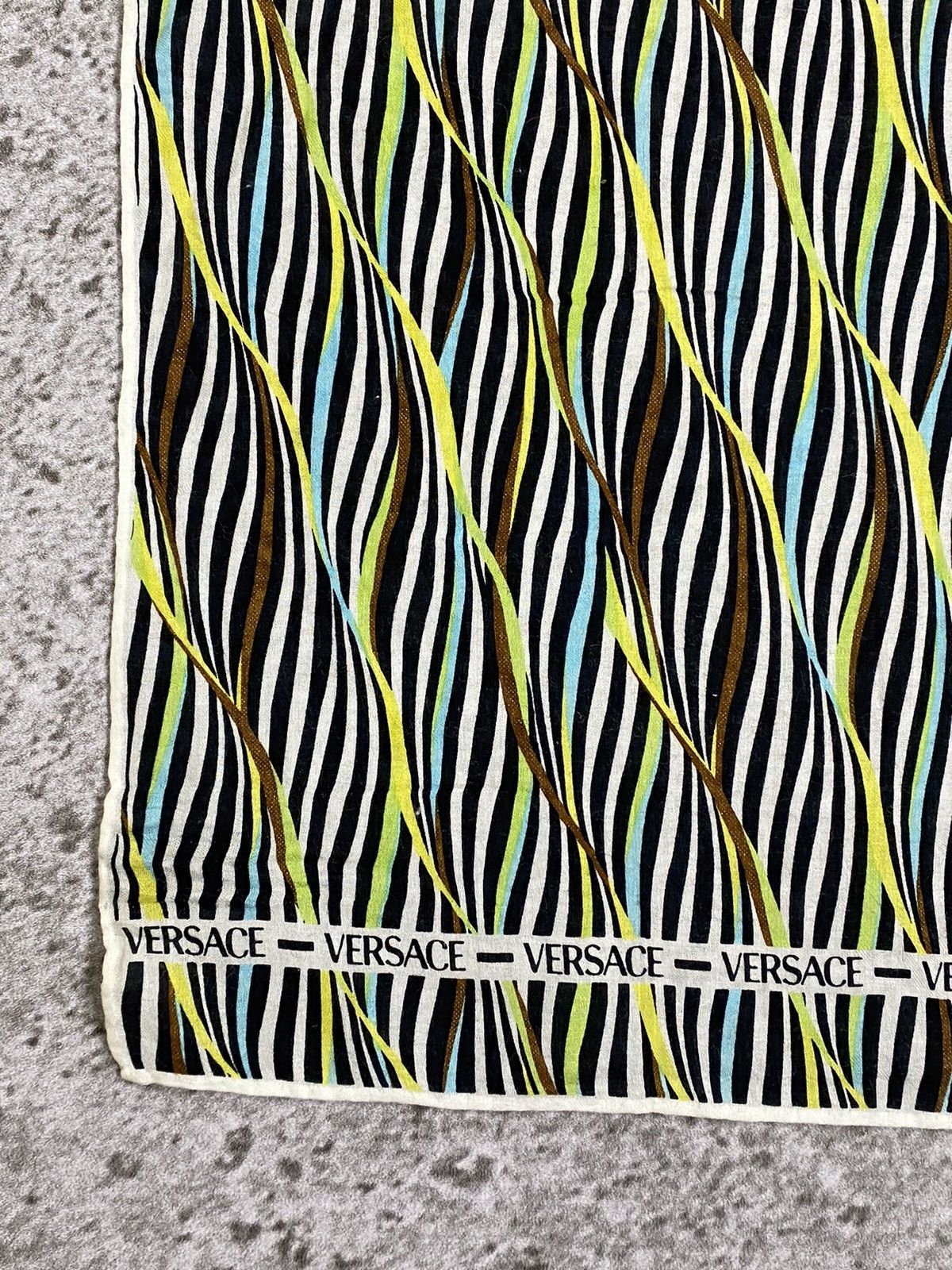 Versace Versace Handkerchief / Bandana / Neckerchief Size ONE SIZE - 4 Thumbnail