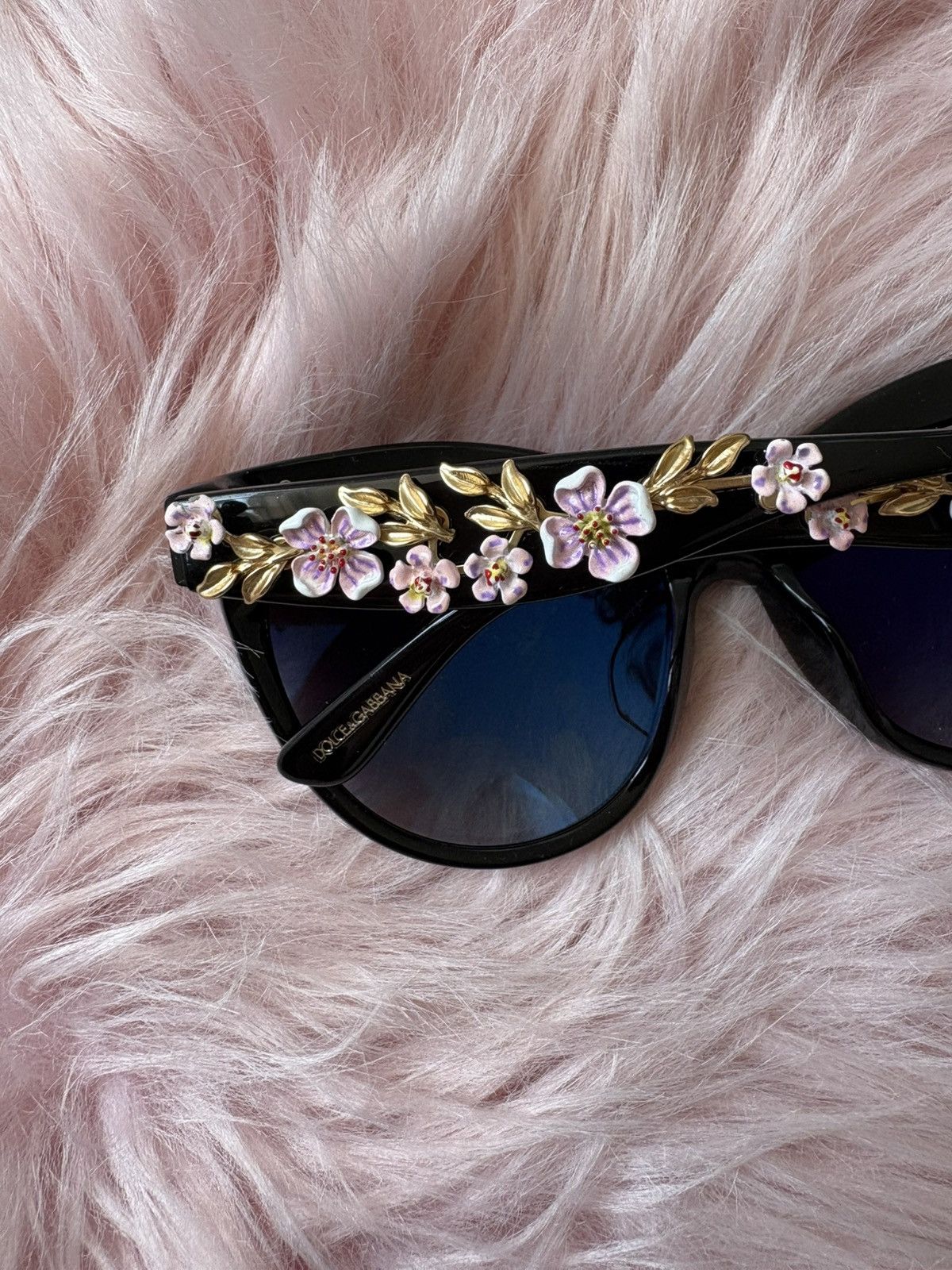 Dolce & Gabbana Dolce Gabbana Almond Flowers Sunglasses Size ONE SIZE - 6 Thumbnail