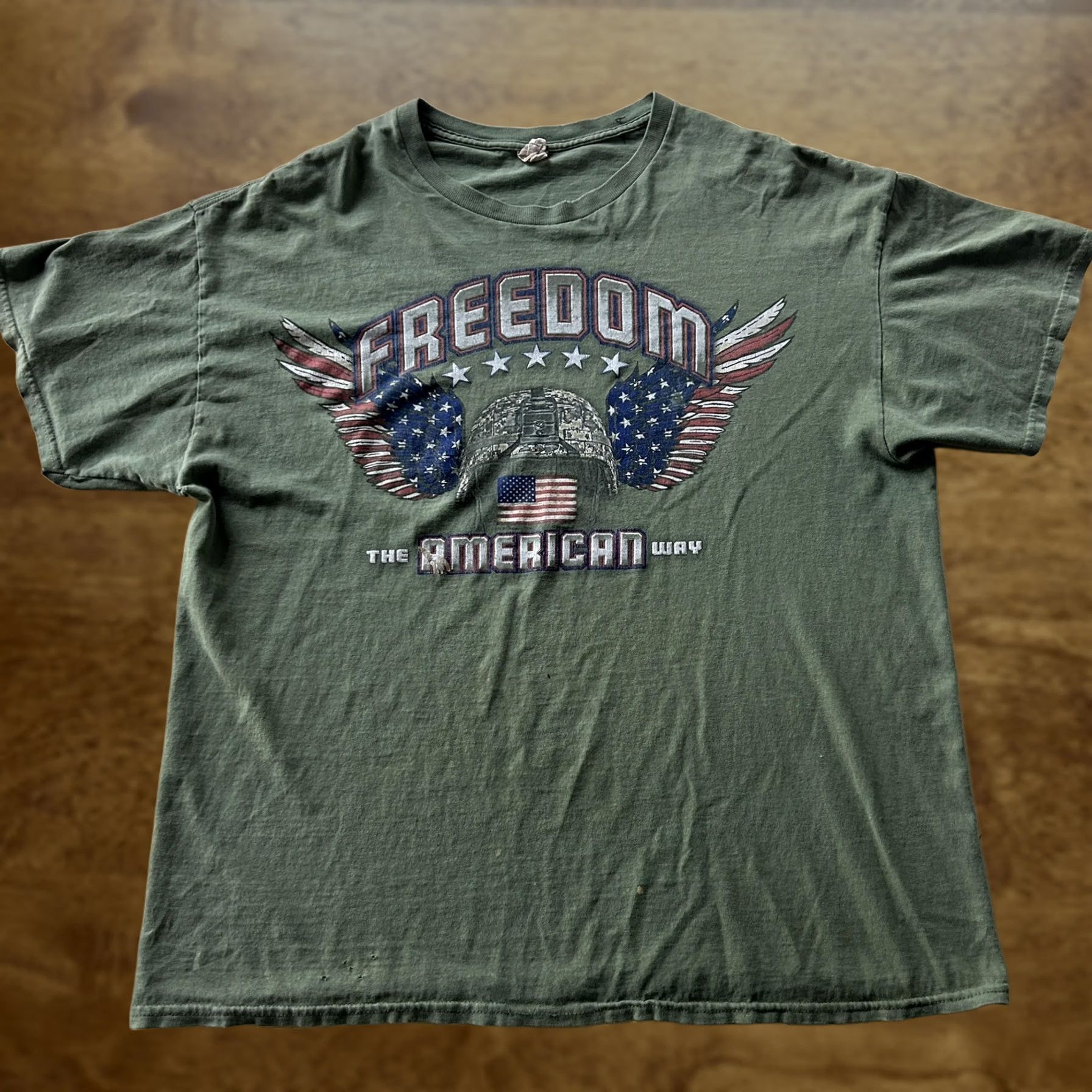 Hanes Freedom Shirt Mens XL Green USA Flag Military Tee T-Shirt Size US XL / EU 56 / 4 - 1 Thumbnail